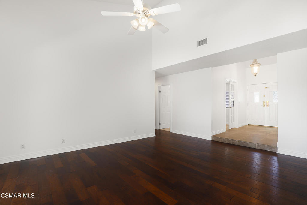 4356 Avenida Simi