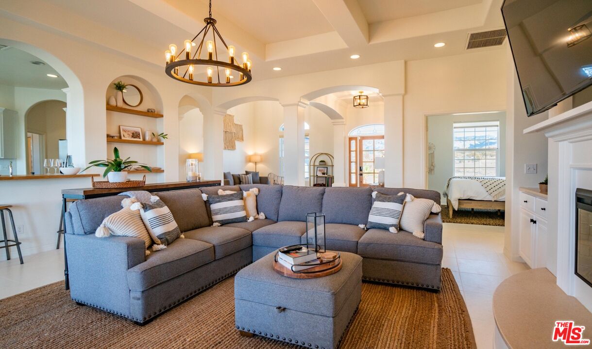 71638 Laura Ln