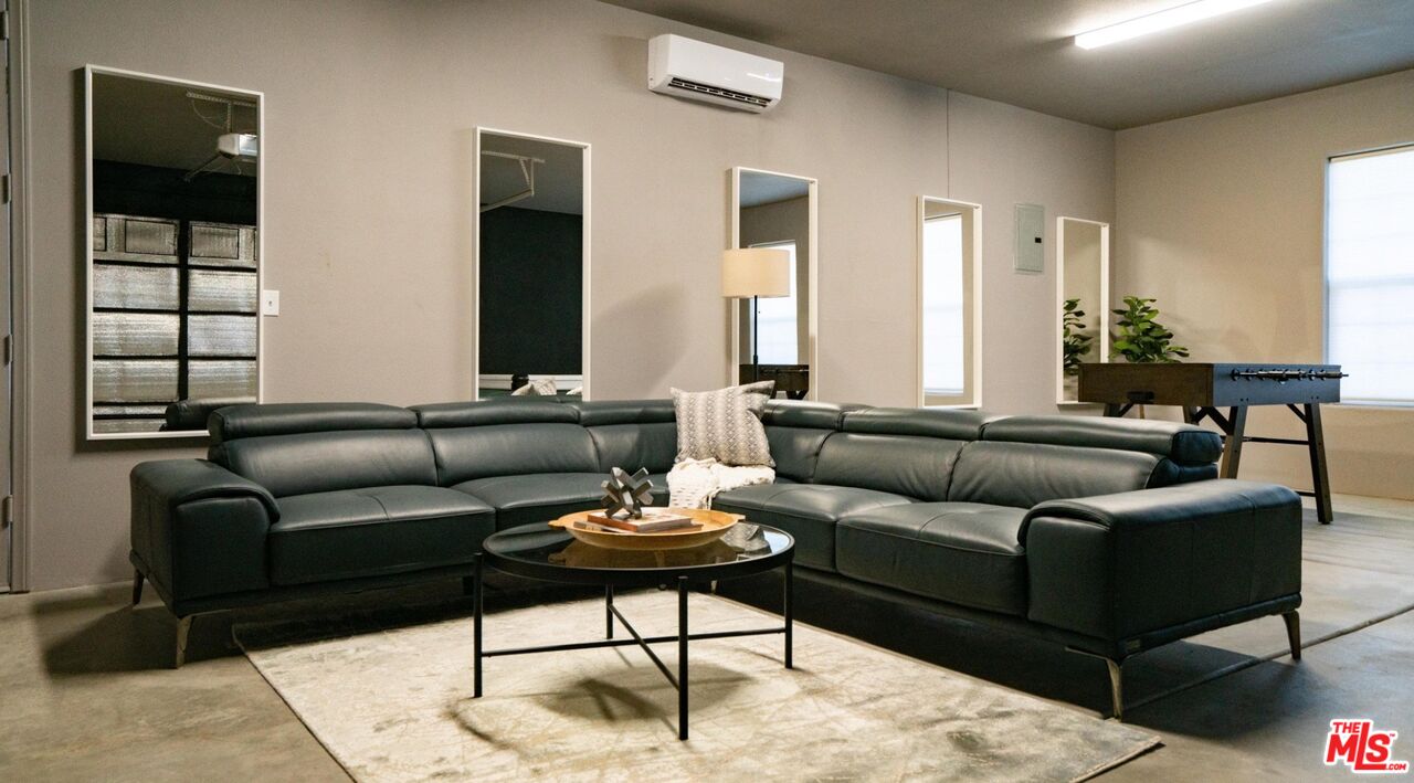 71638 Laura Ln