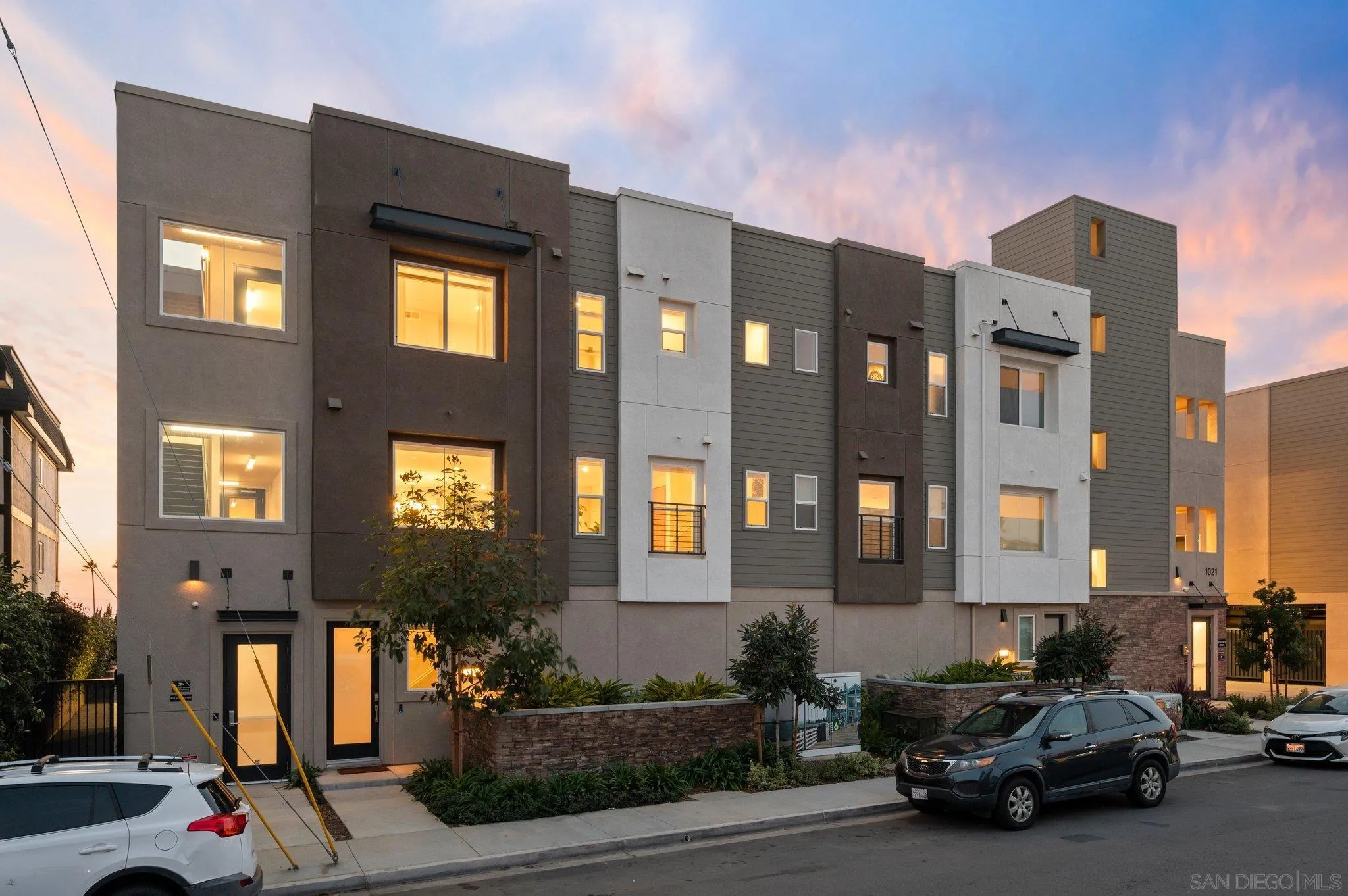 1021 S Cleveland Unit 104