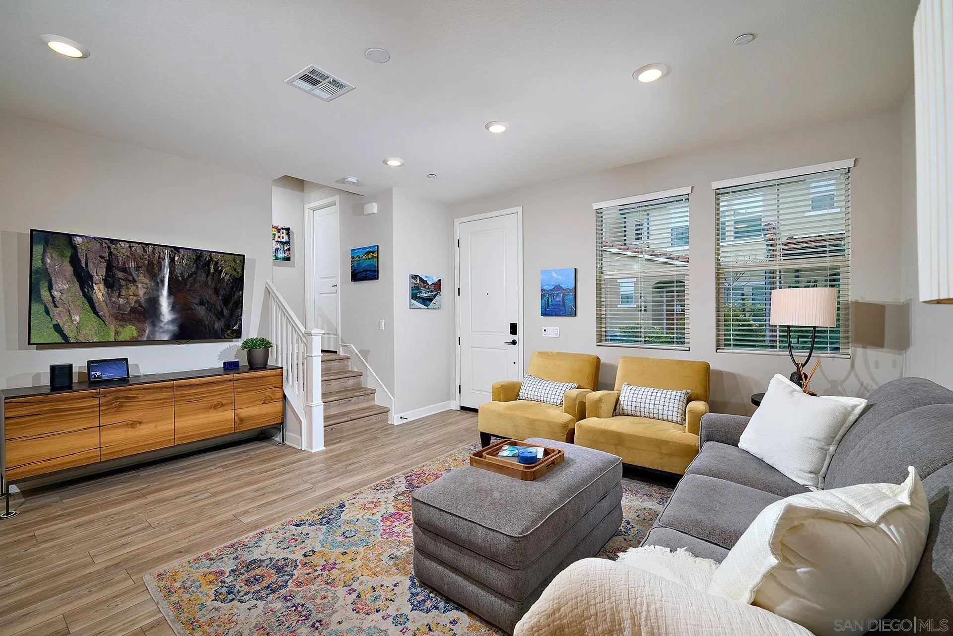 1196 Delpy View Point