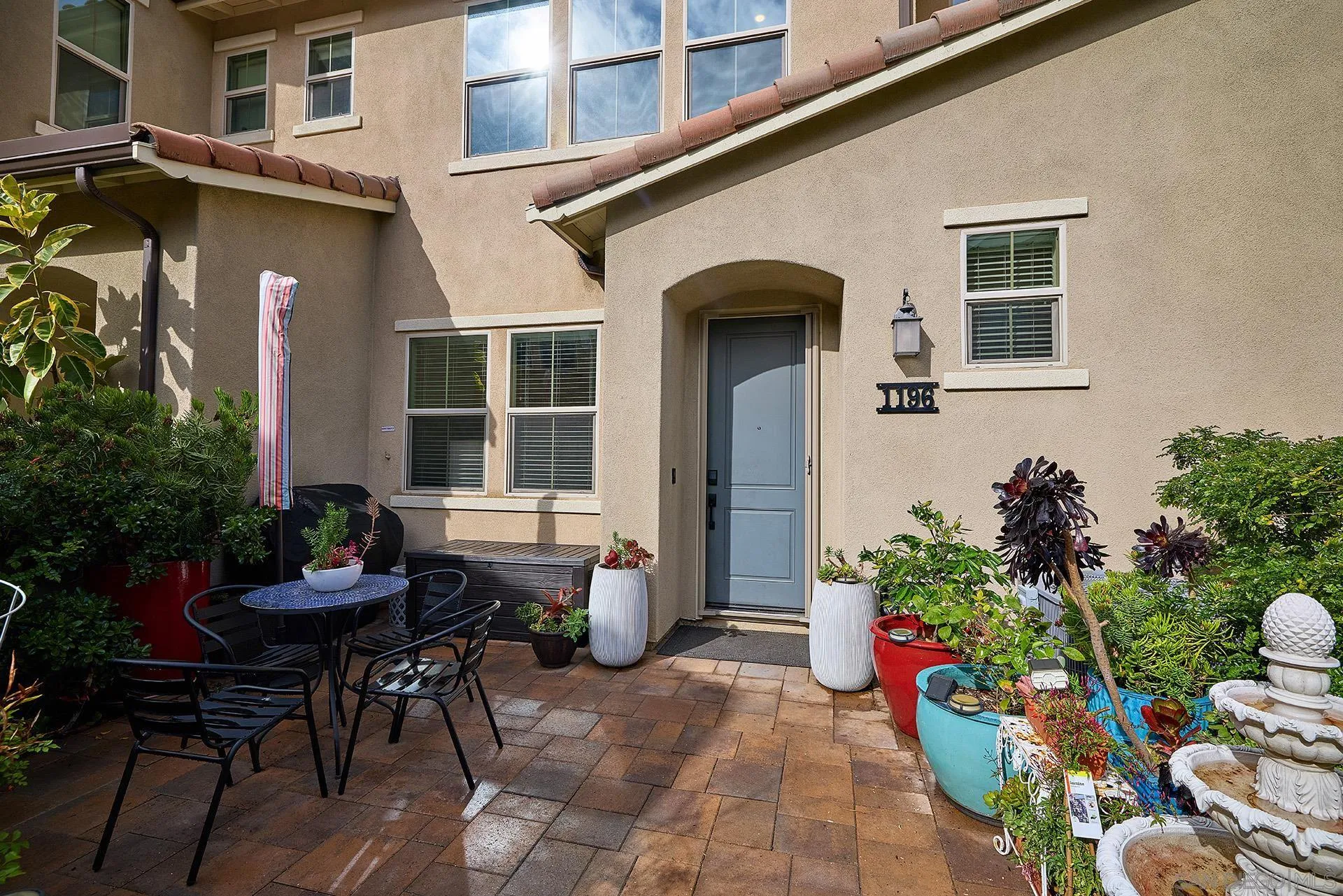 1196 Delpy View Point