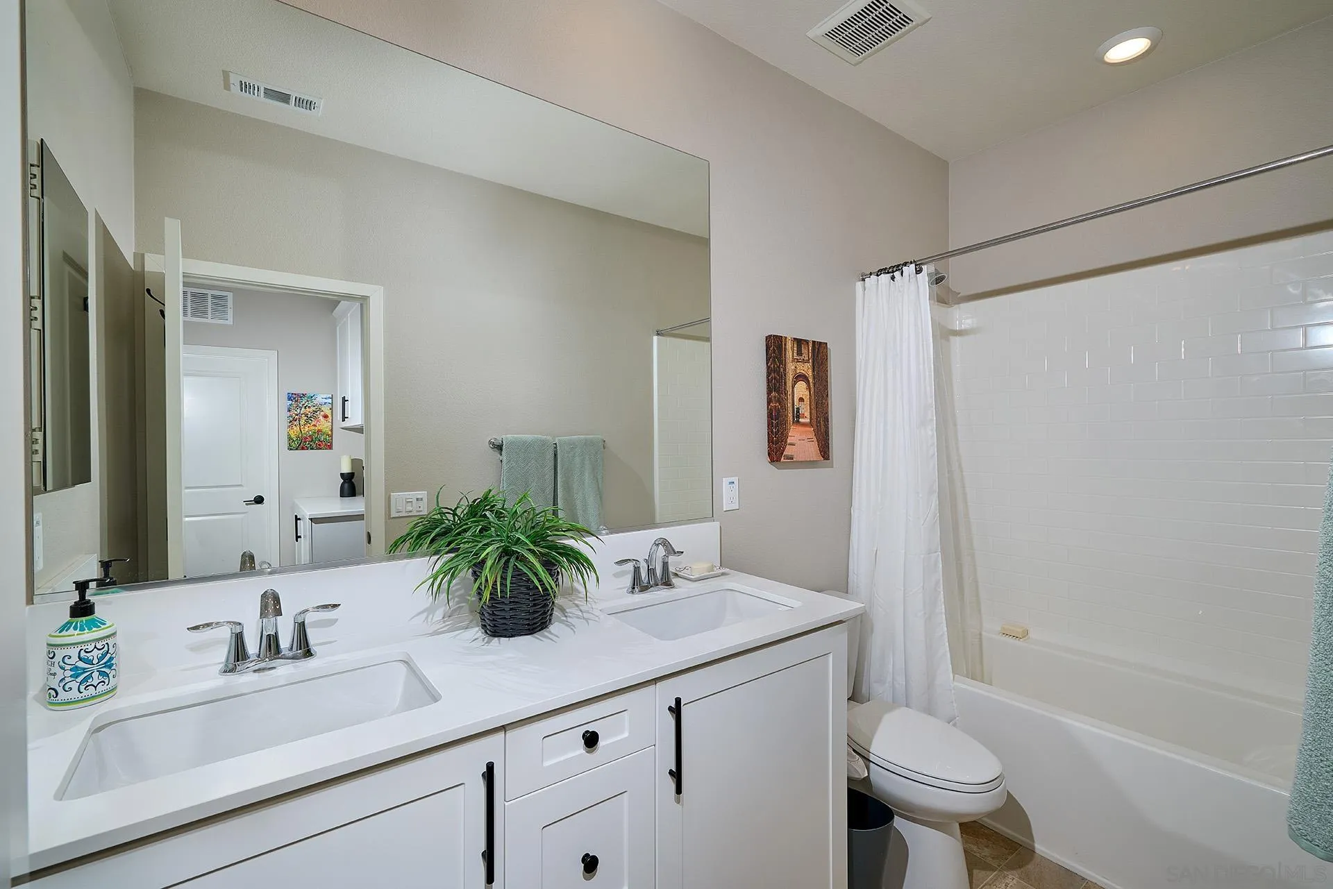 1196 Delpy View Point