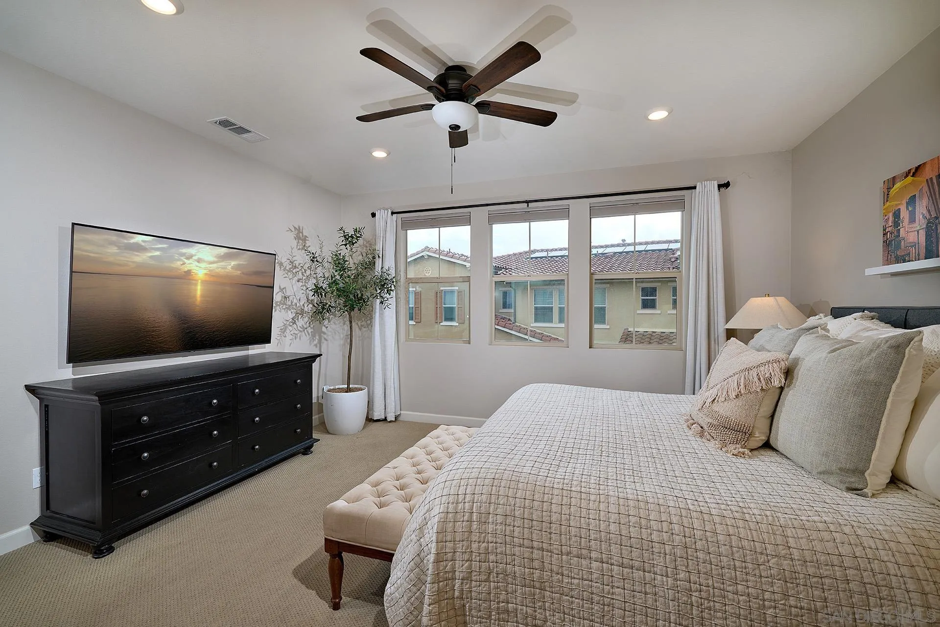 1196 Delpy View Point