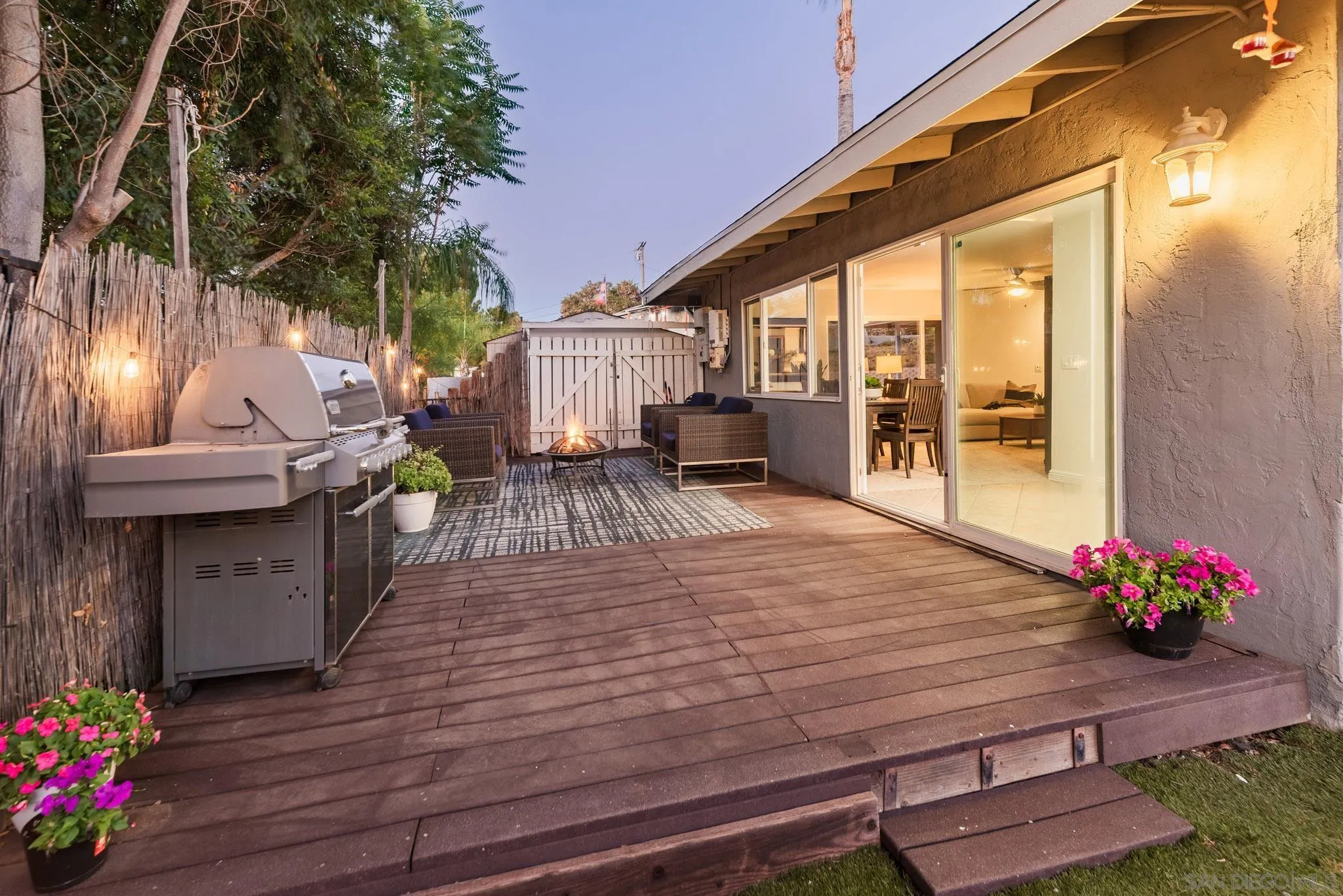 9742 Emerald Hill