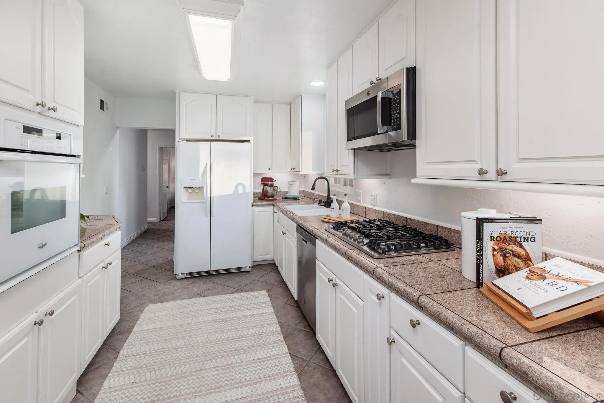 9742 Emerald Hill