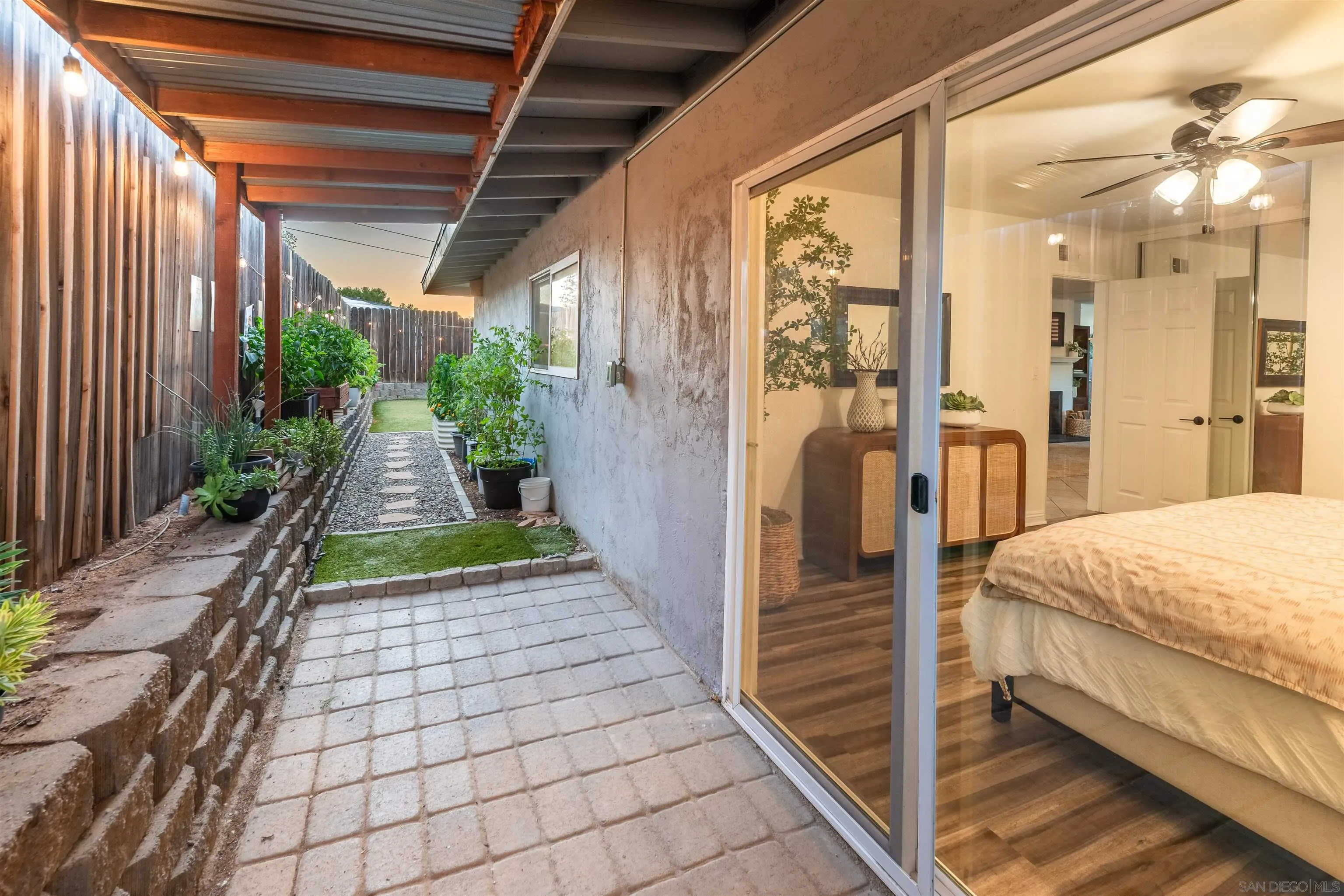 9742 Emerald Hill