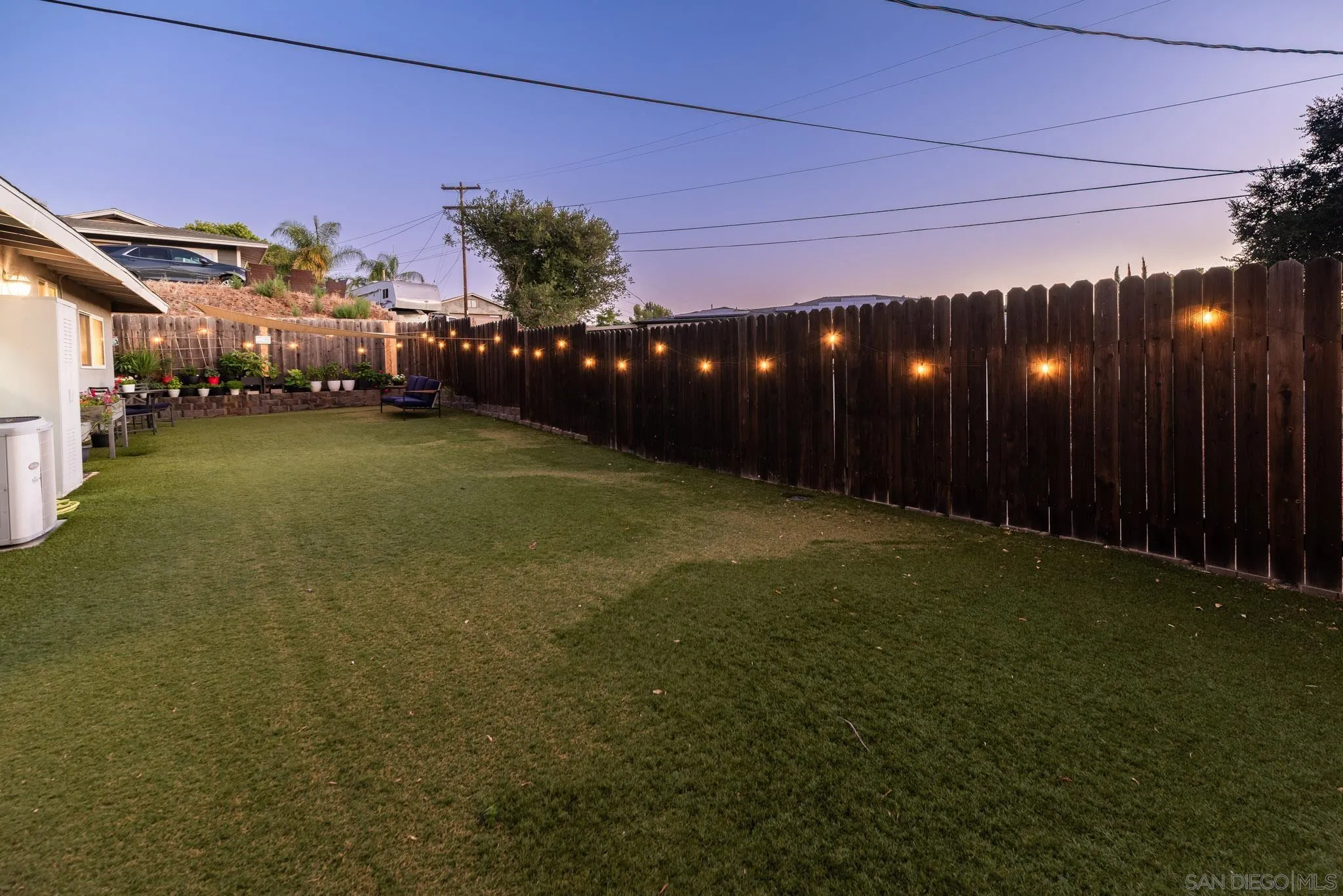 9742 Emerald Hill