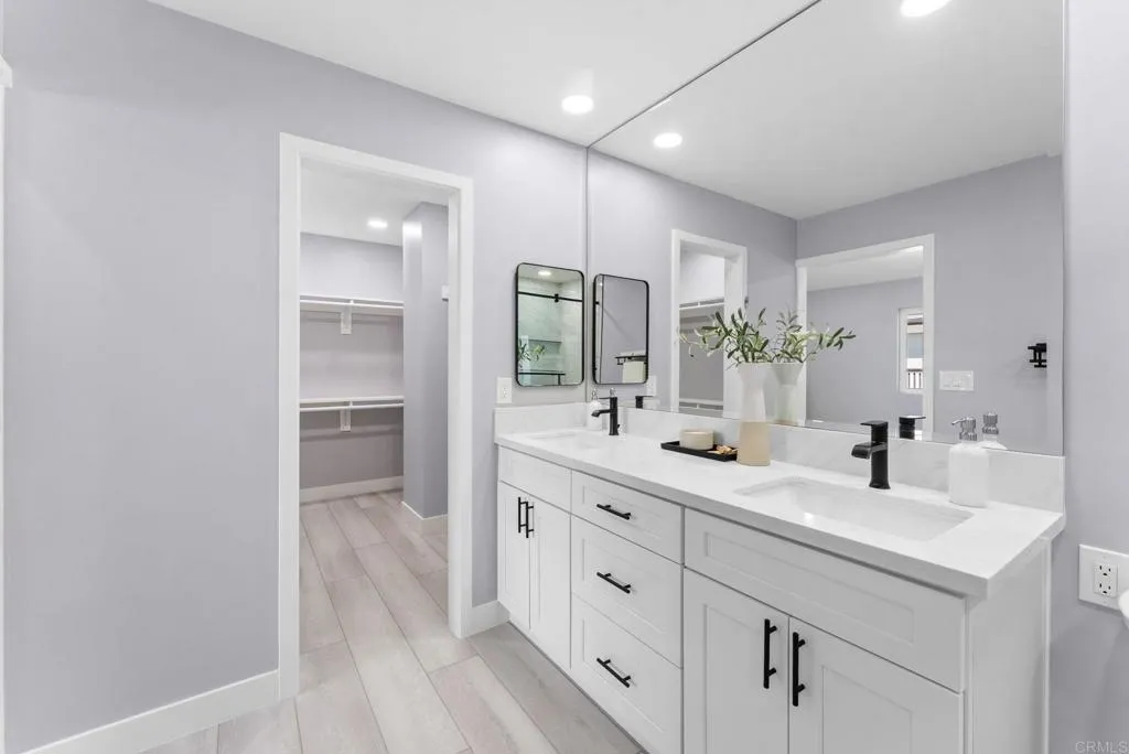 1413 La Salina Street