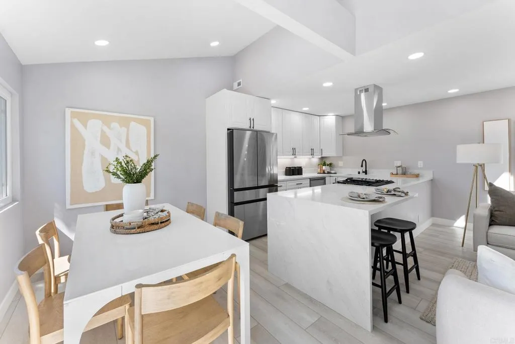 1413 La Salina Street