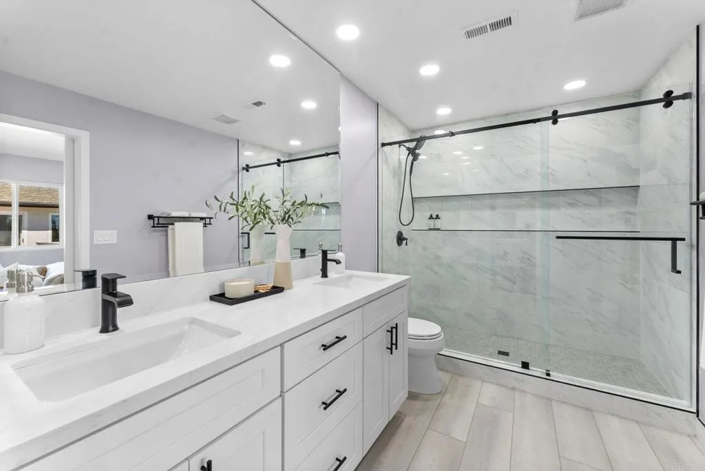 1413 La Salina Street