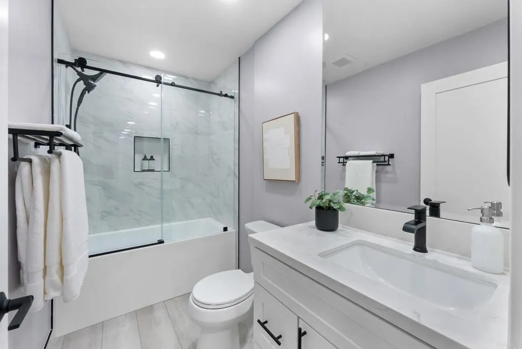 1413 La Salina Street