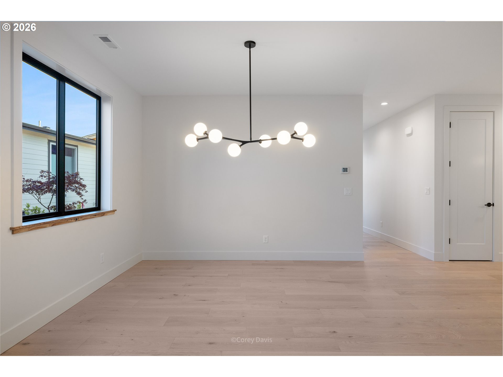 423 MEADOWS DR