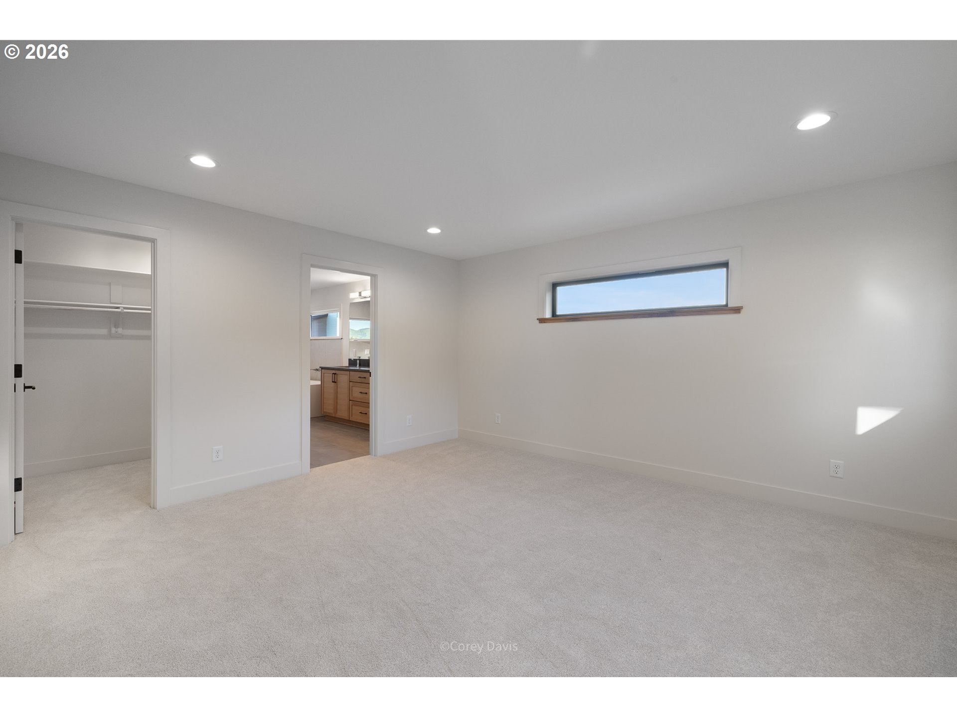 423 MEADOWS DR