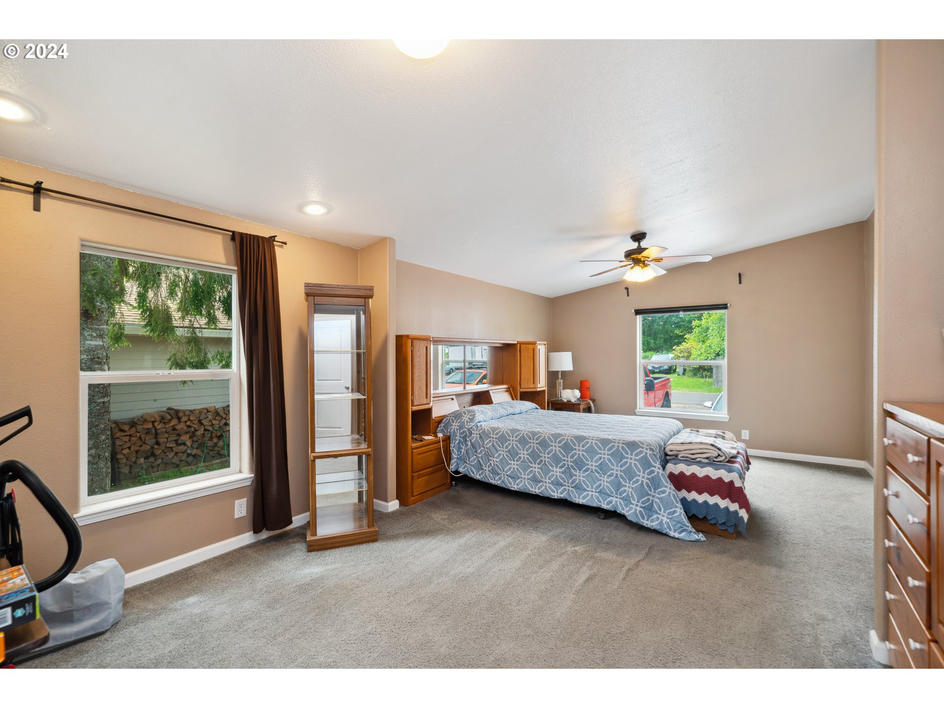 11045 SEAMONT WAY