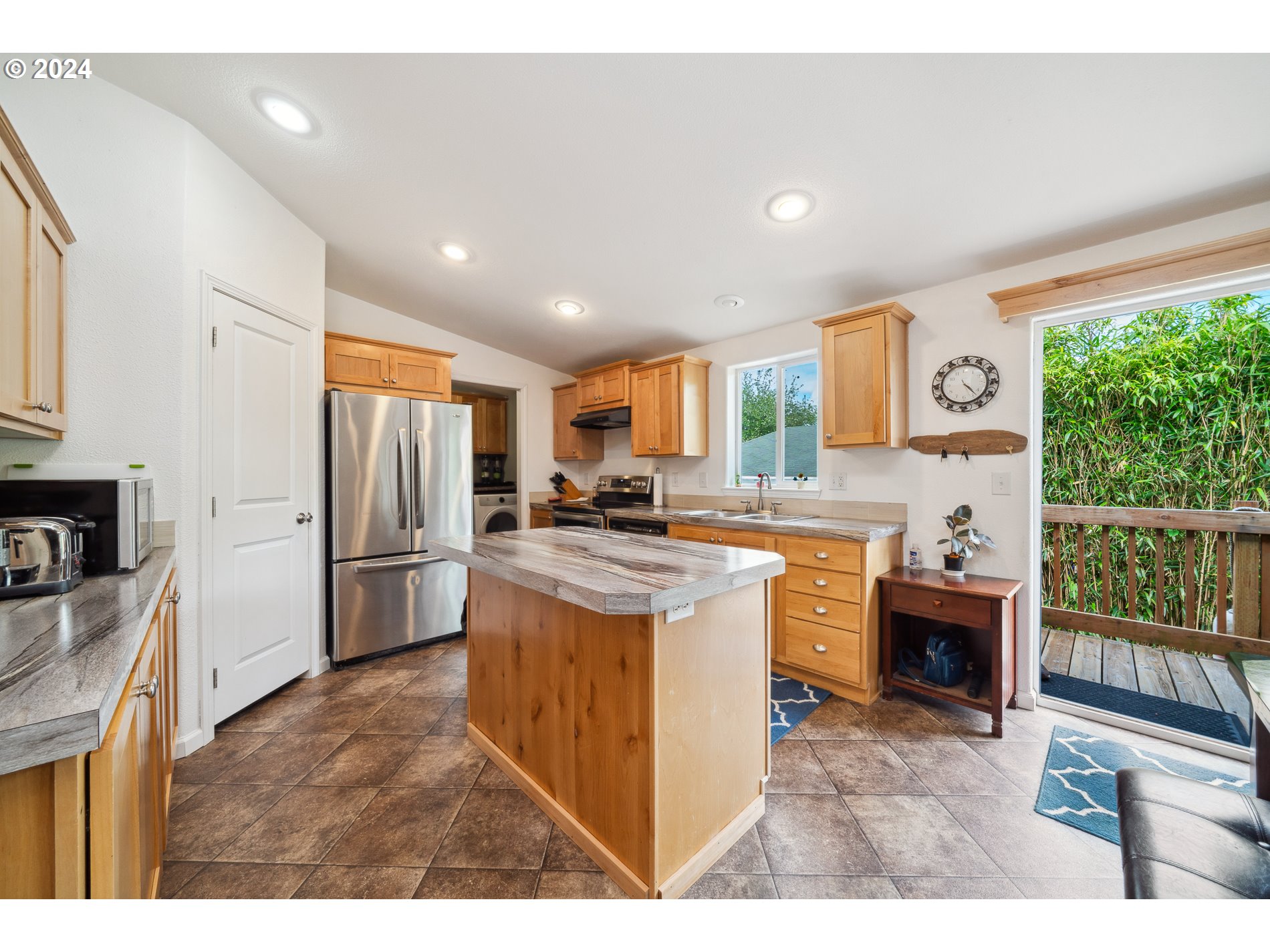 11045 SEAMONT WAY