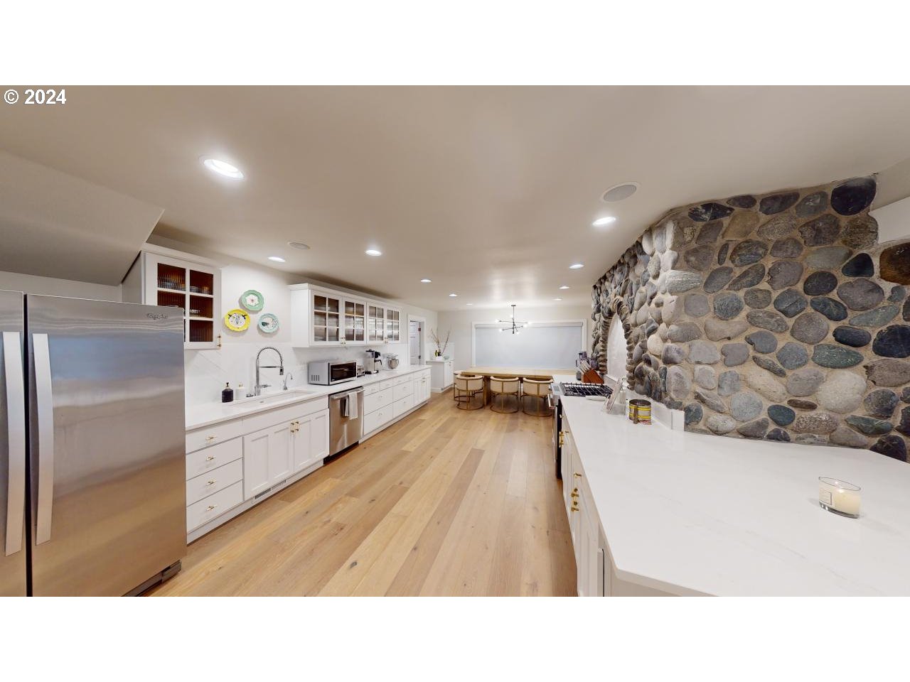111 7TH AVE