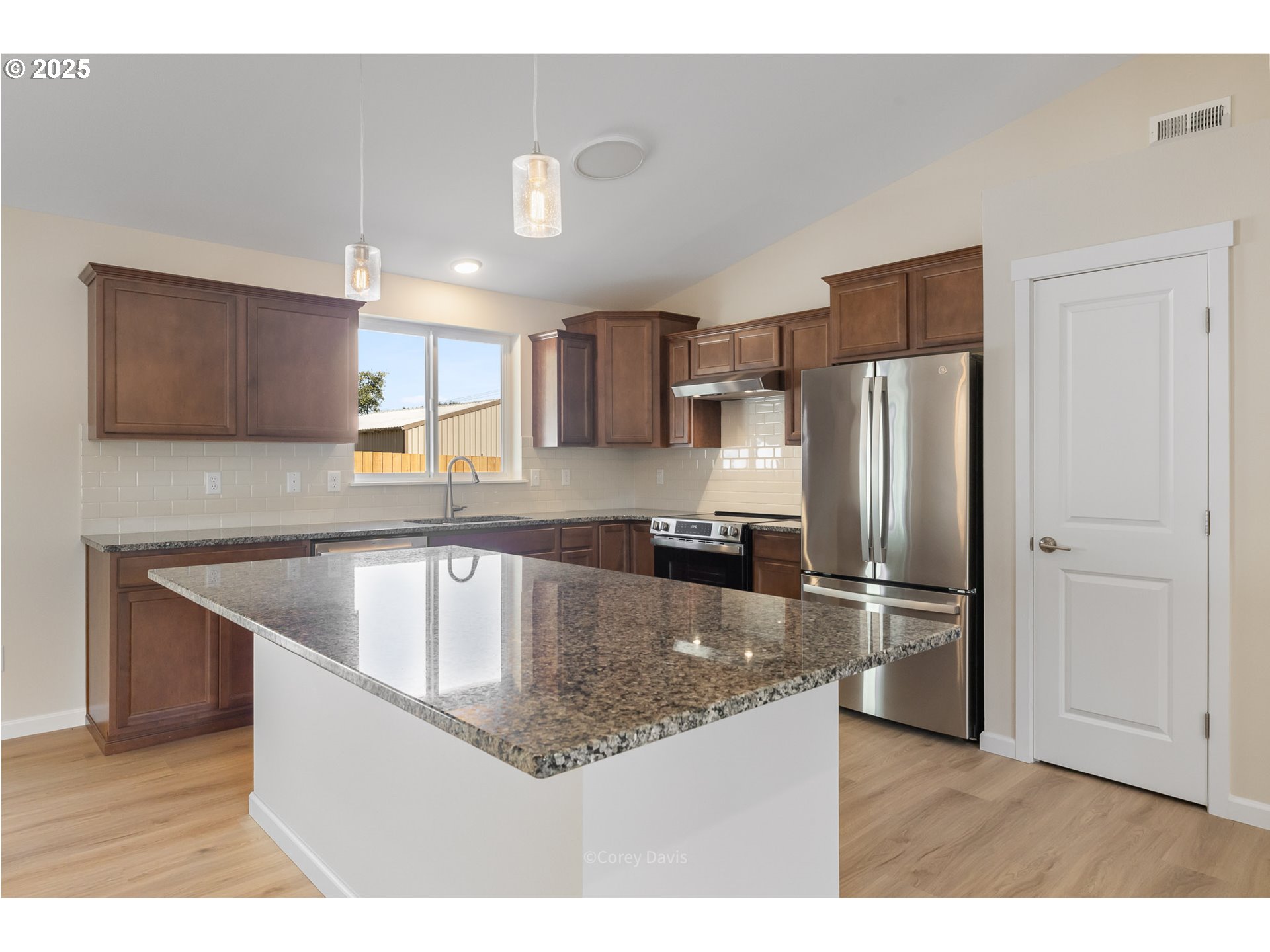 11480 Fern WAY