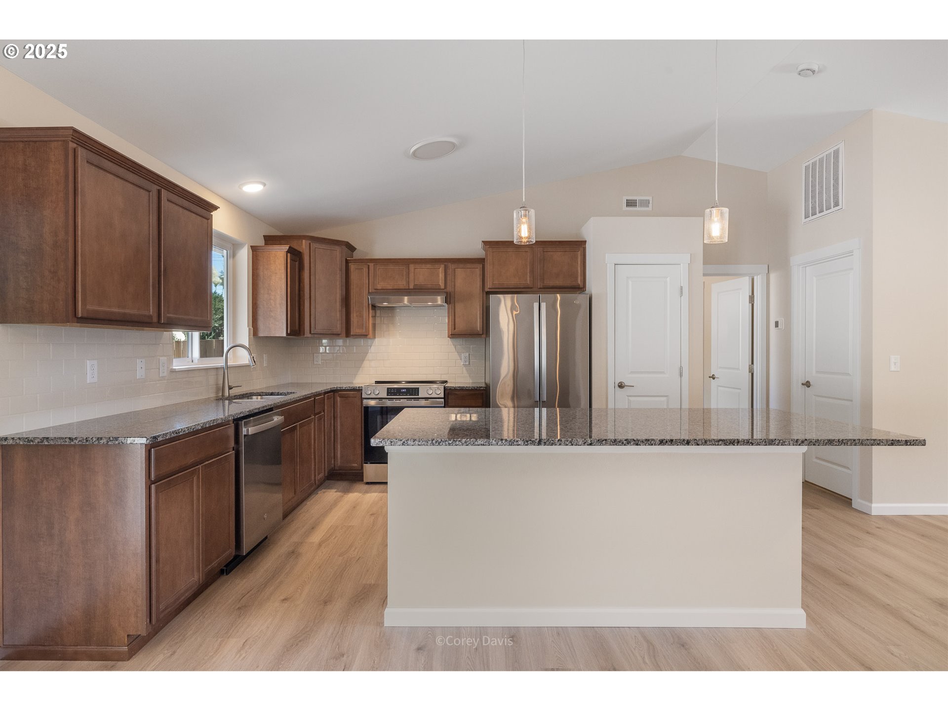 11480 Fern WAY