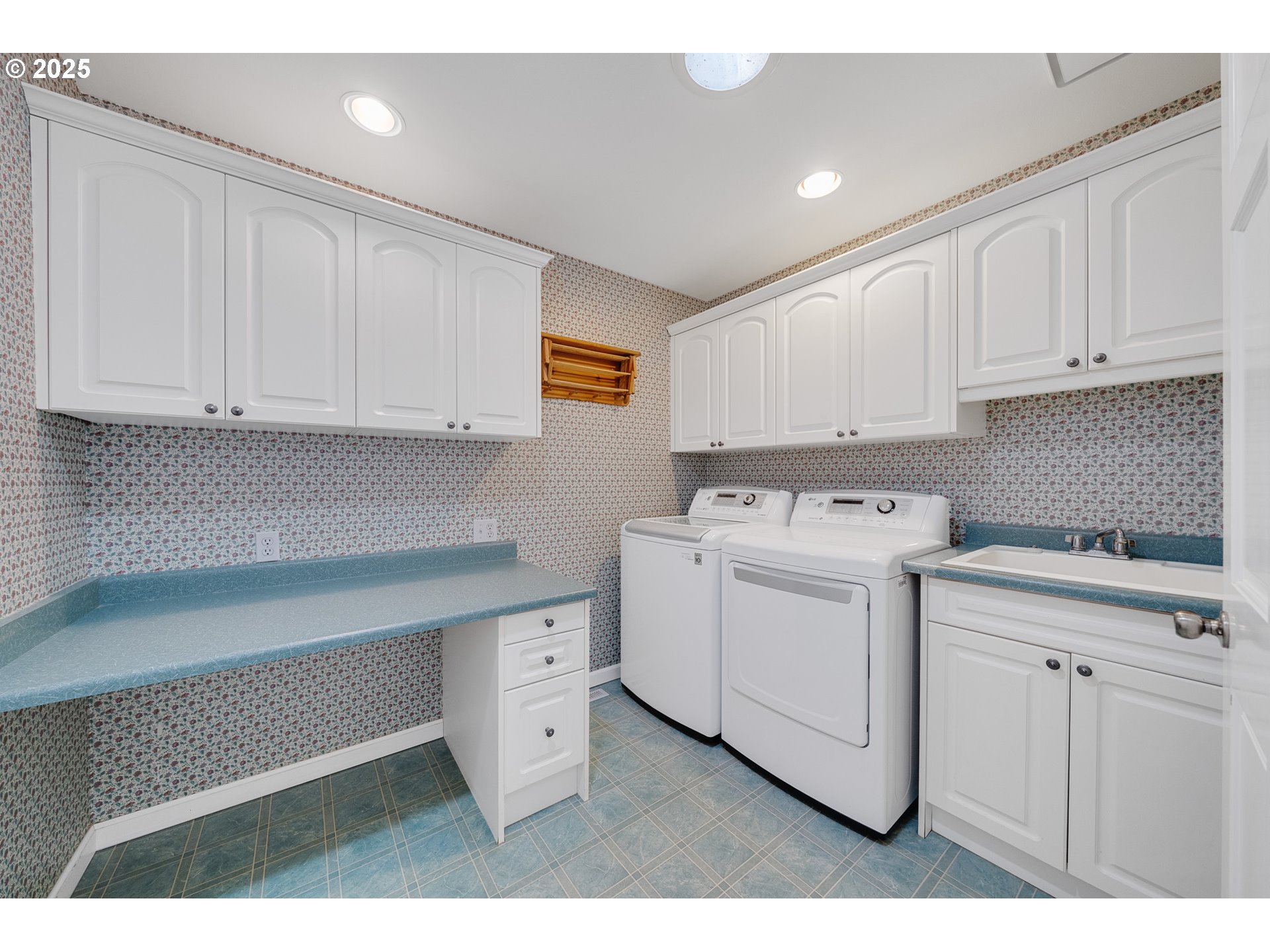 8040 KAHNIE TRAIL LOOP