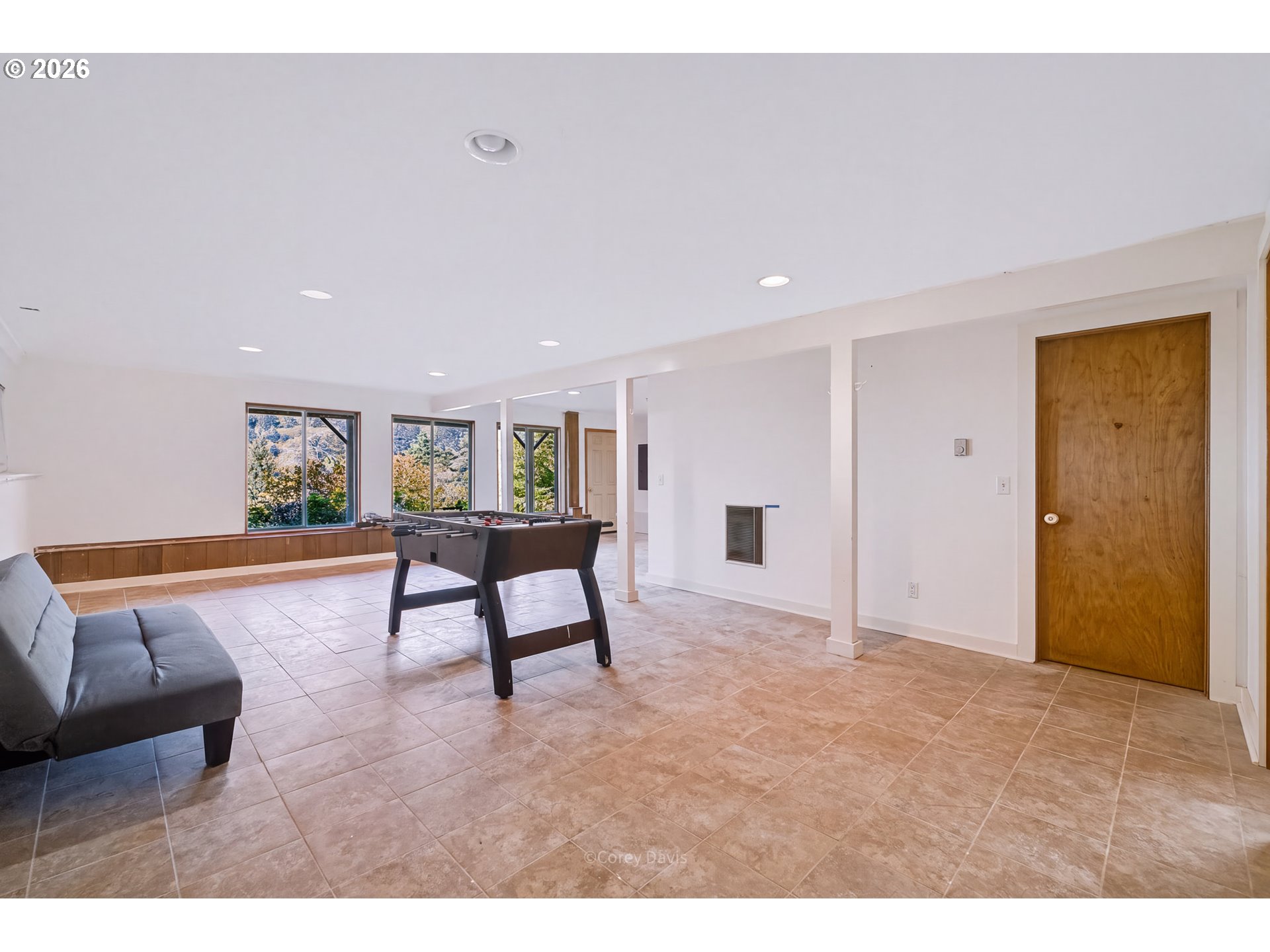 285 UNIVERSITY AVE