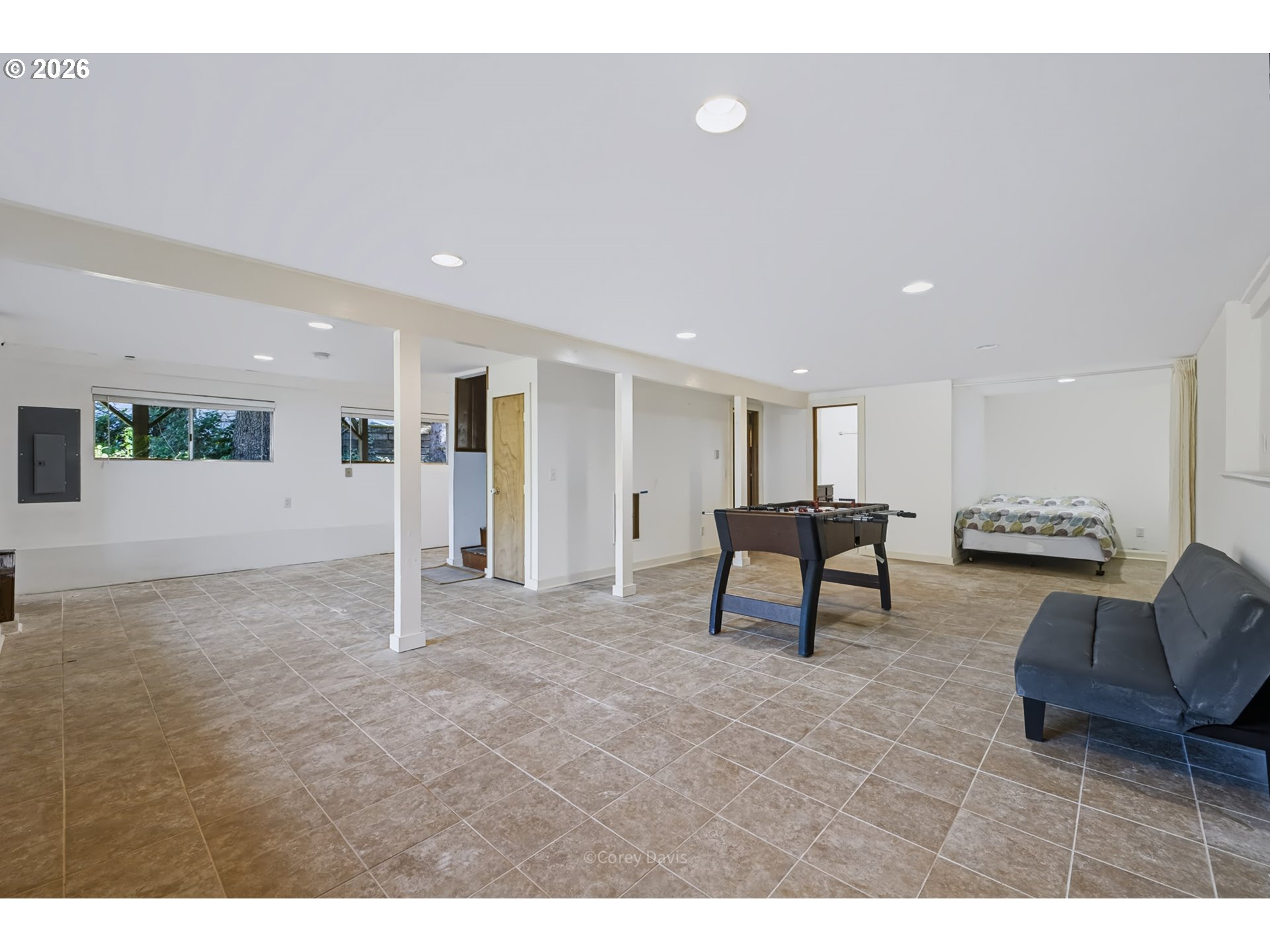 285 UNIVERSITY AVE
