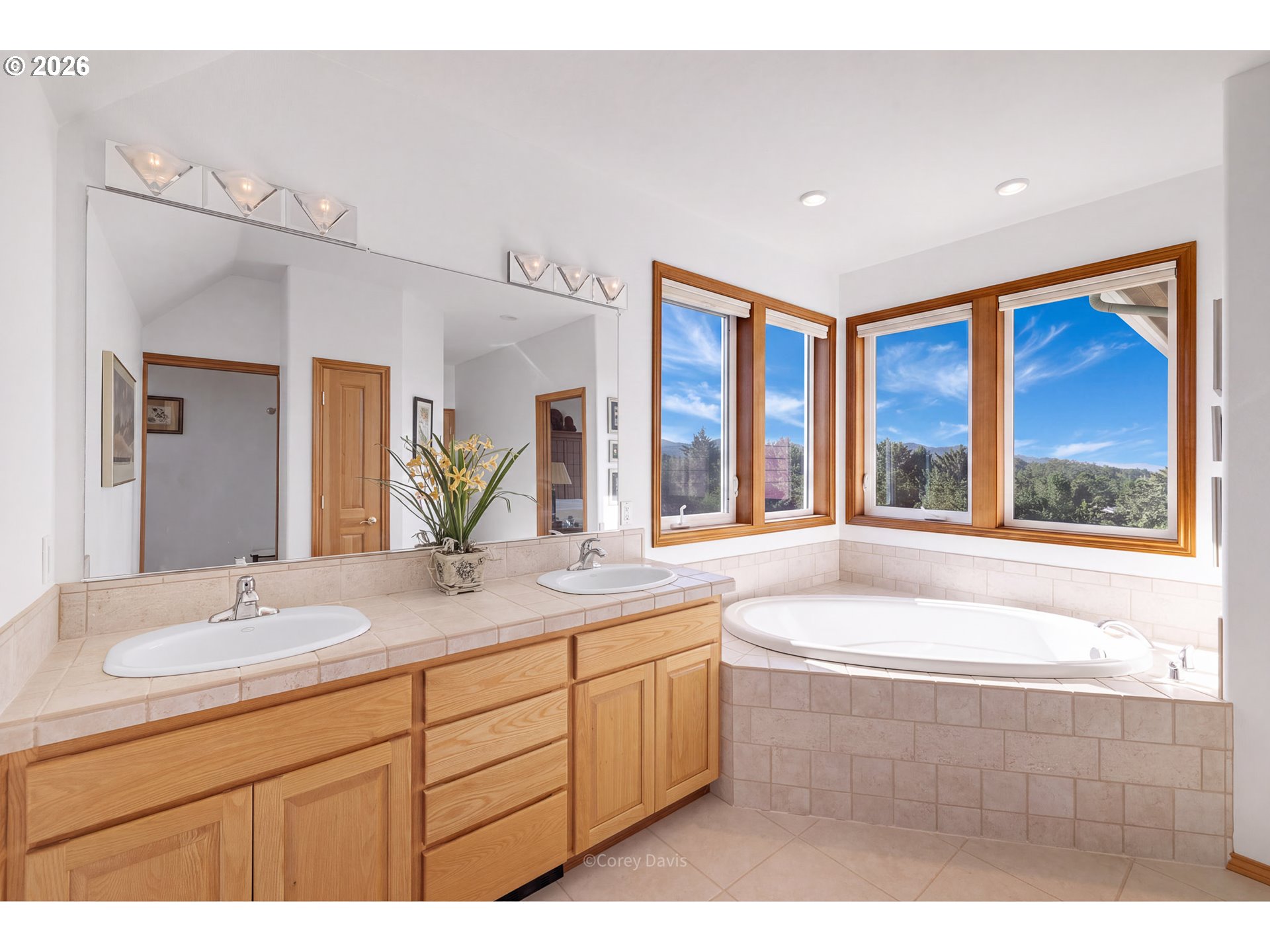 388 RIDGE CT