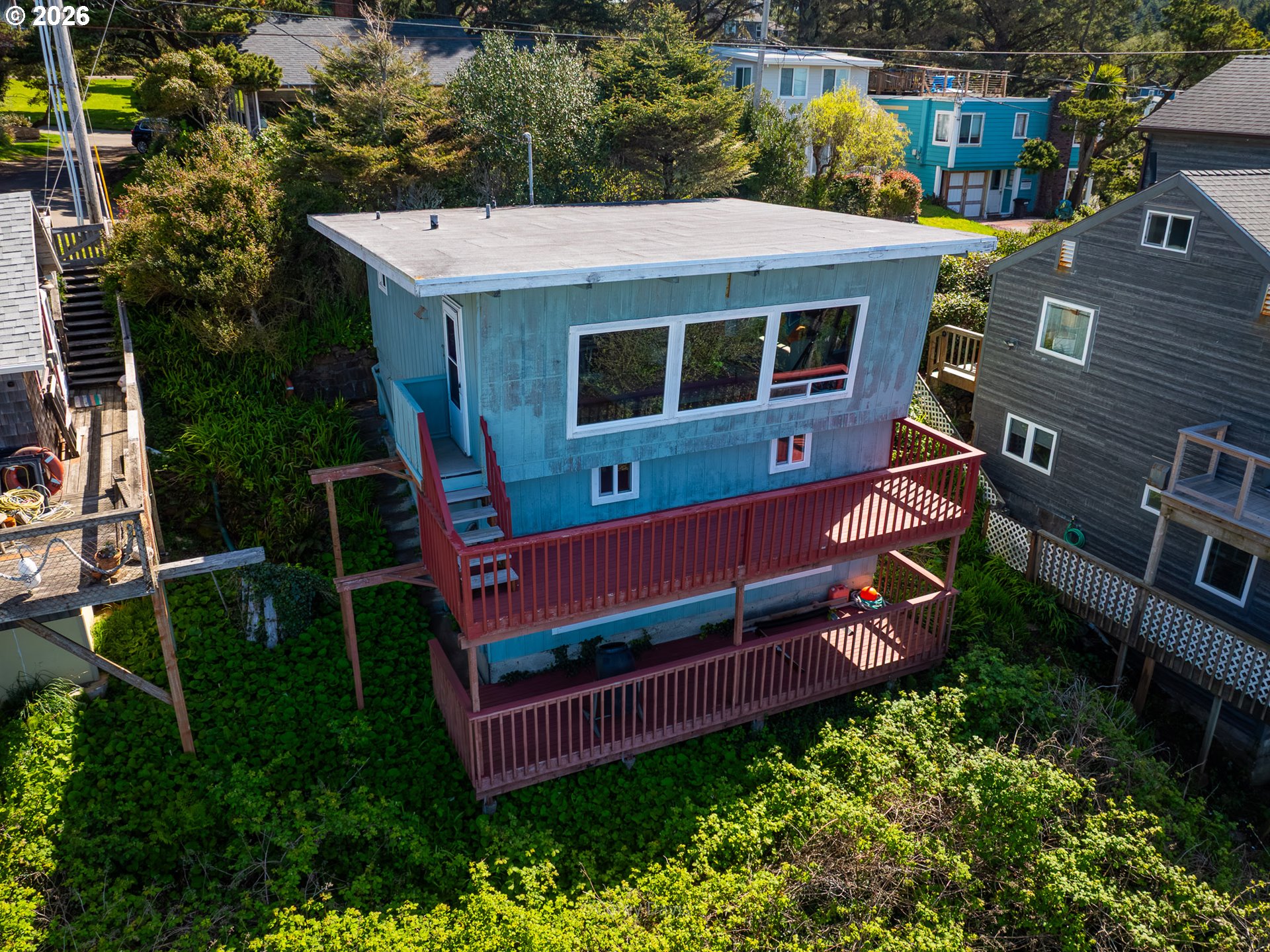 1582 SUNSET AVE
