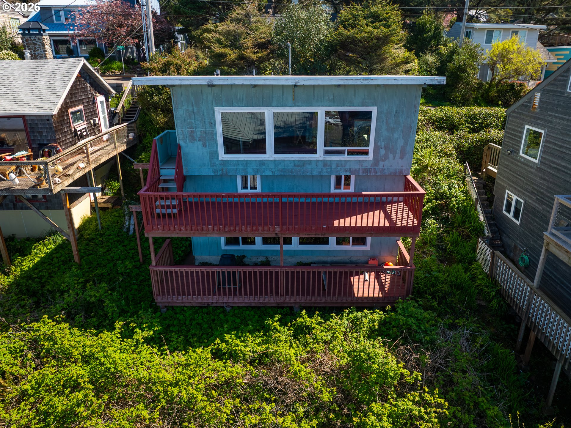 1582 SUNSET AVE