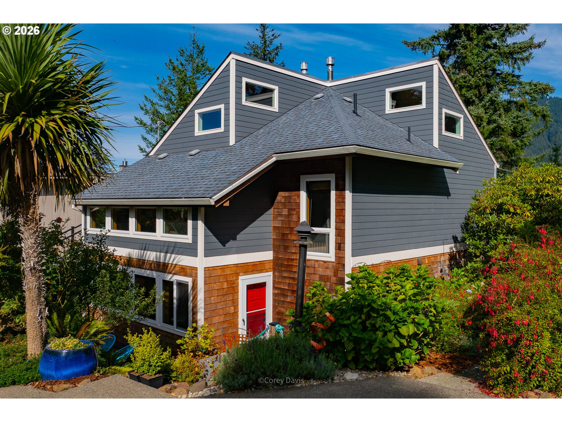 473 COLLEGE AVE