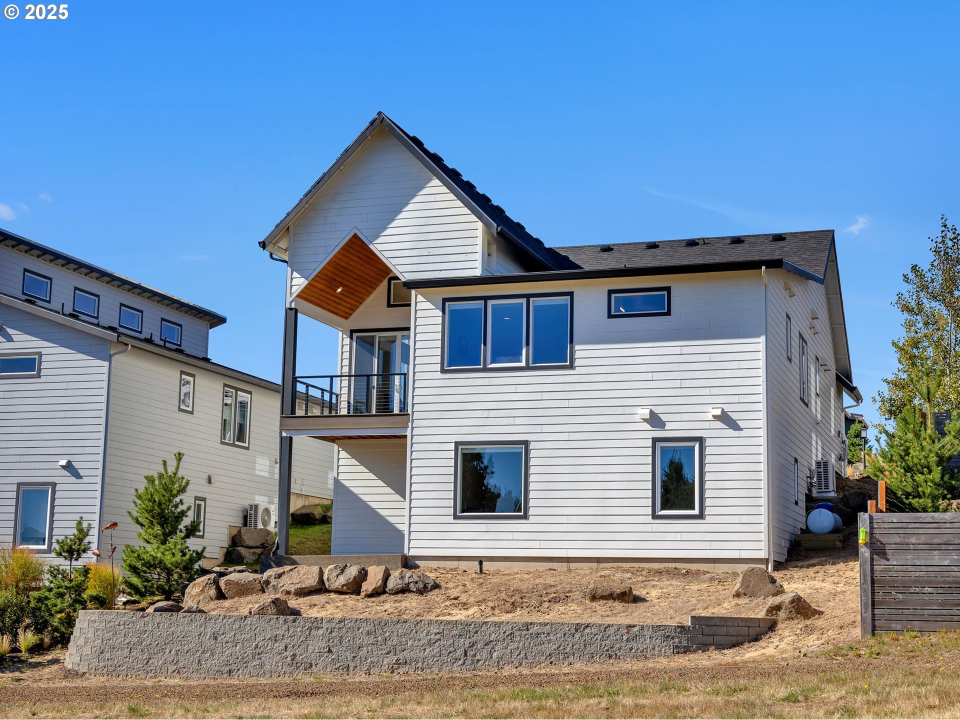 558 SEA VIEW DR