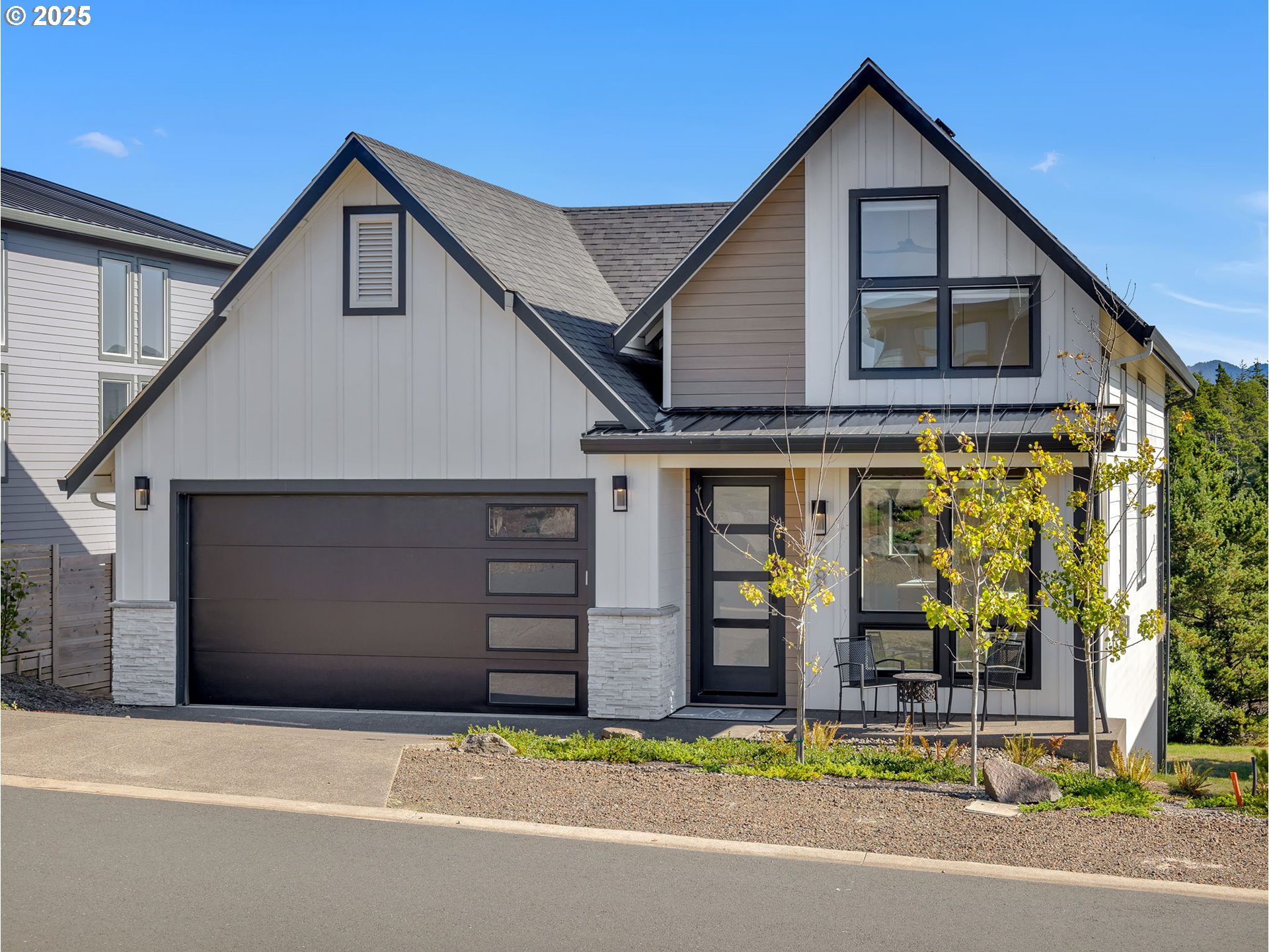 558 SEA VIEW DR