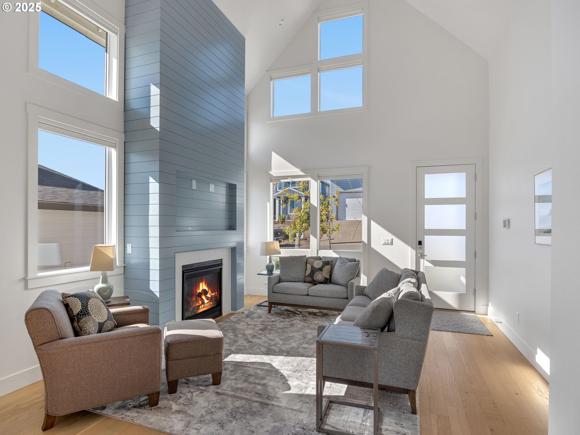 558 SEA VIEW DR