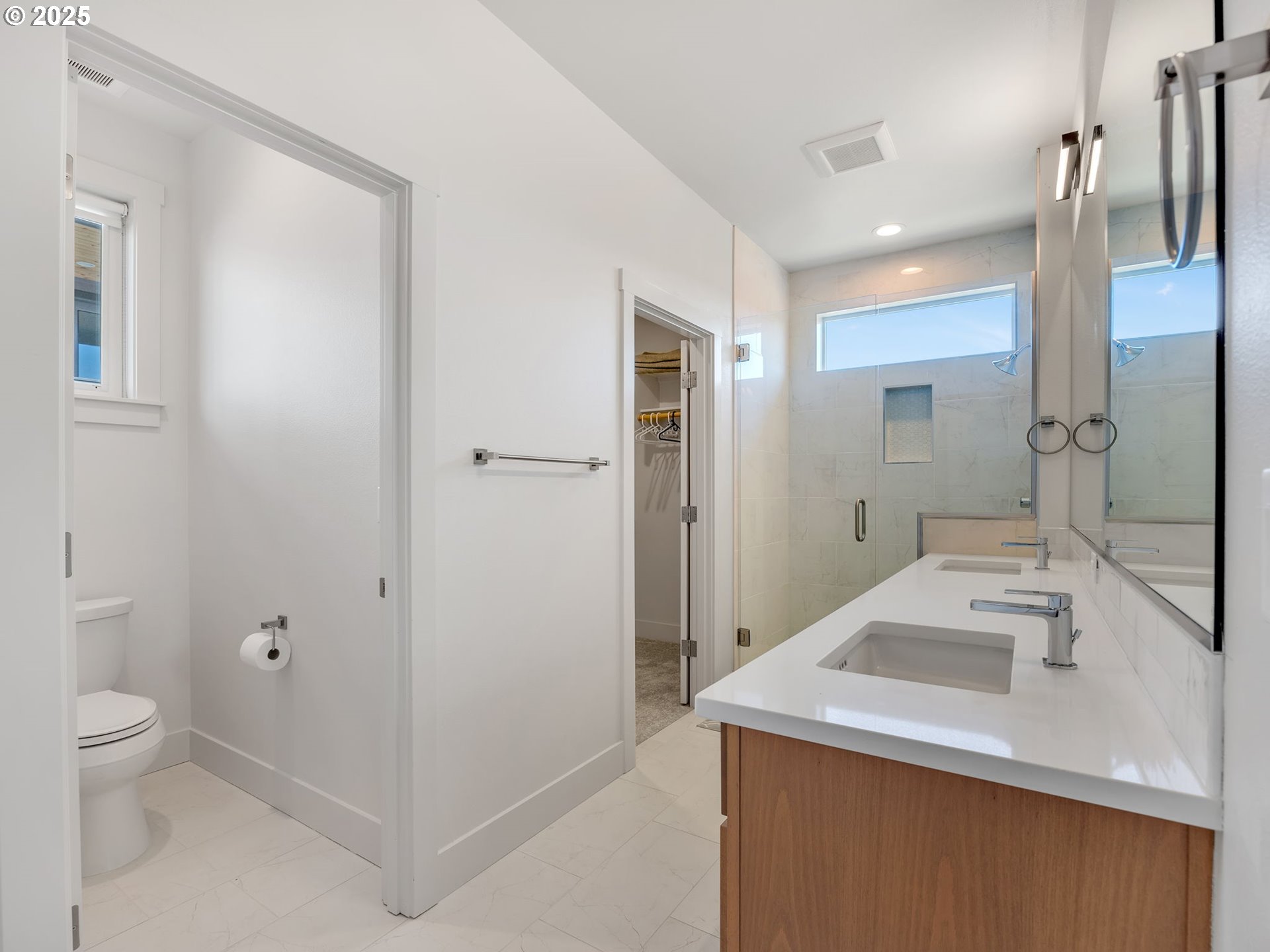 558 SEA VIEW DR