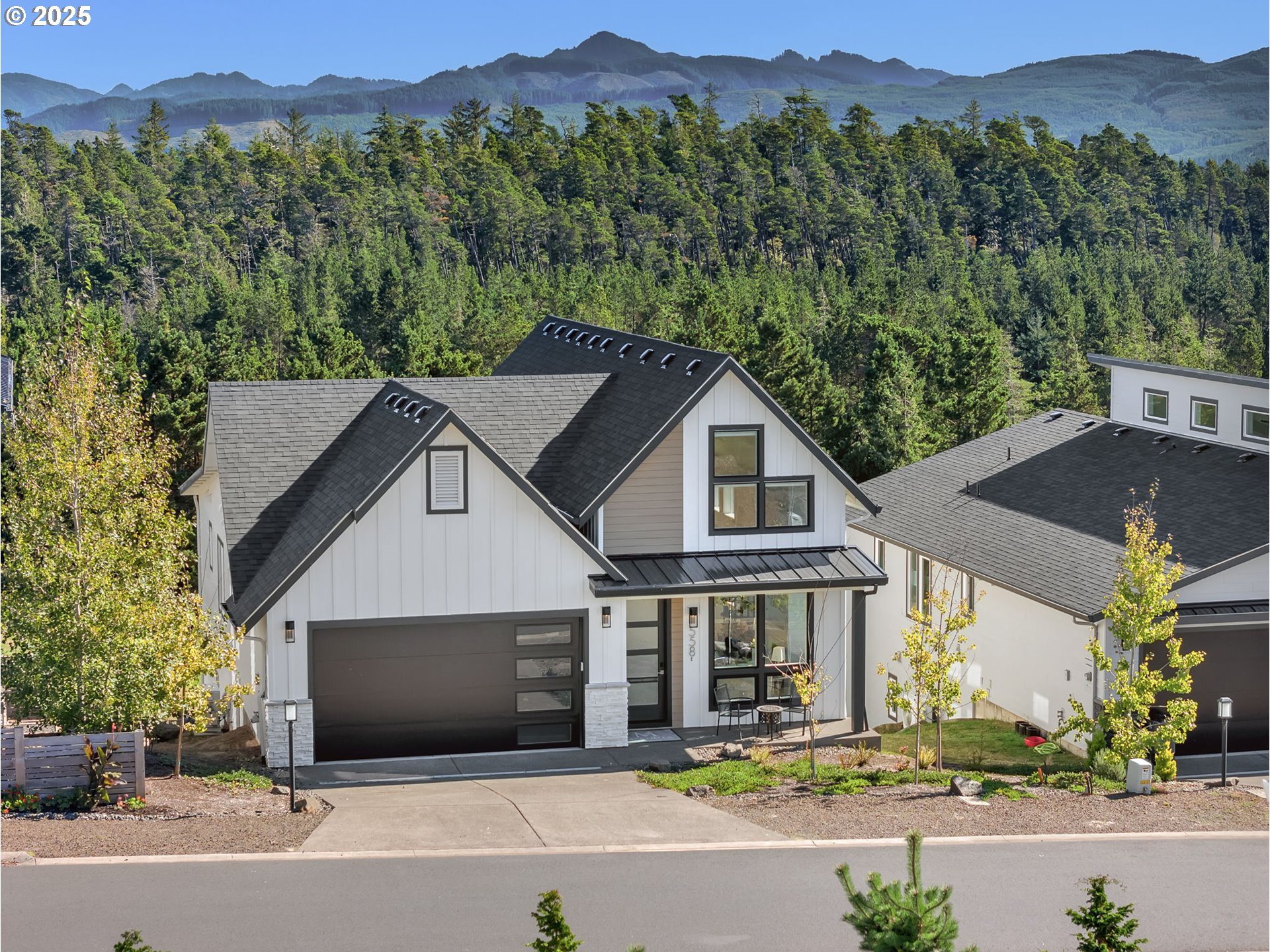 558 SEA VIEW DR