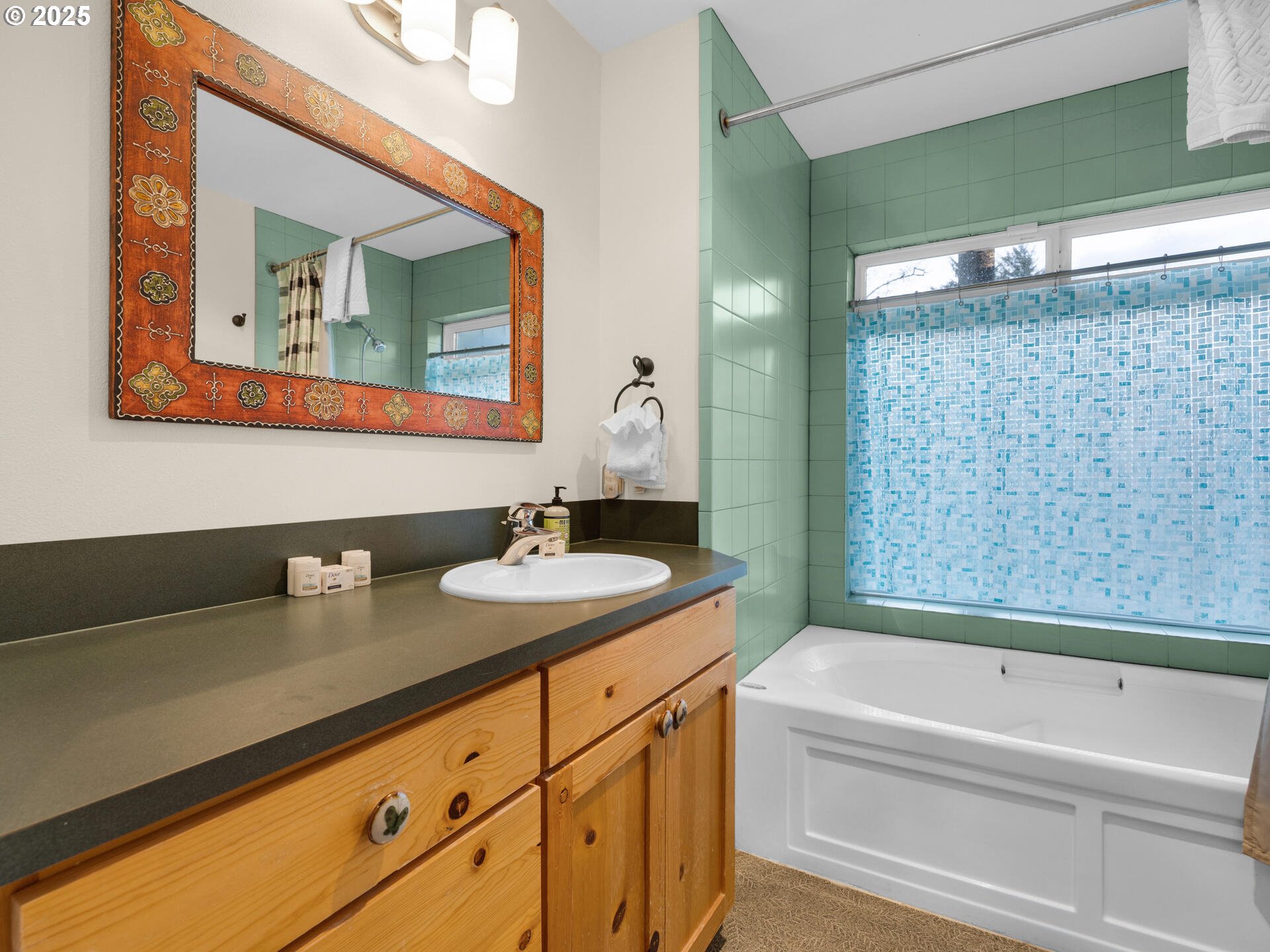 8435 TREASURE ROCKS RD