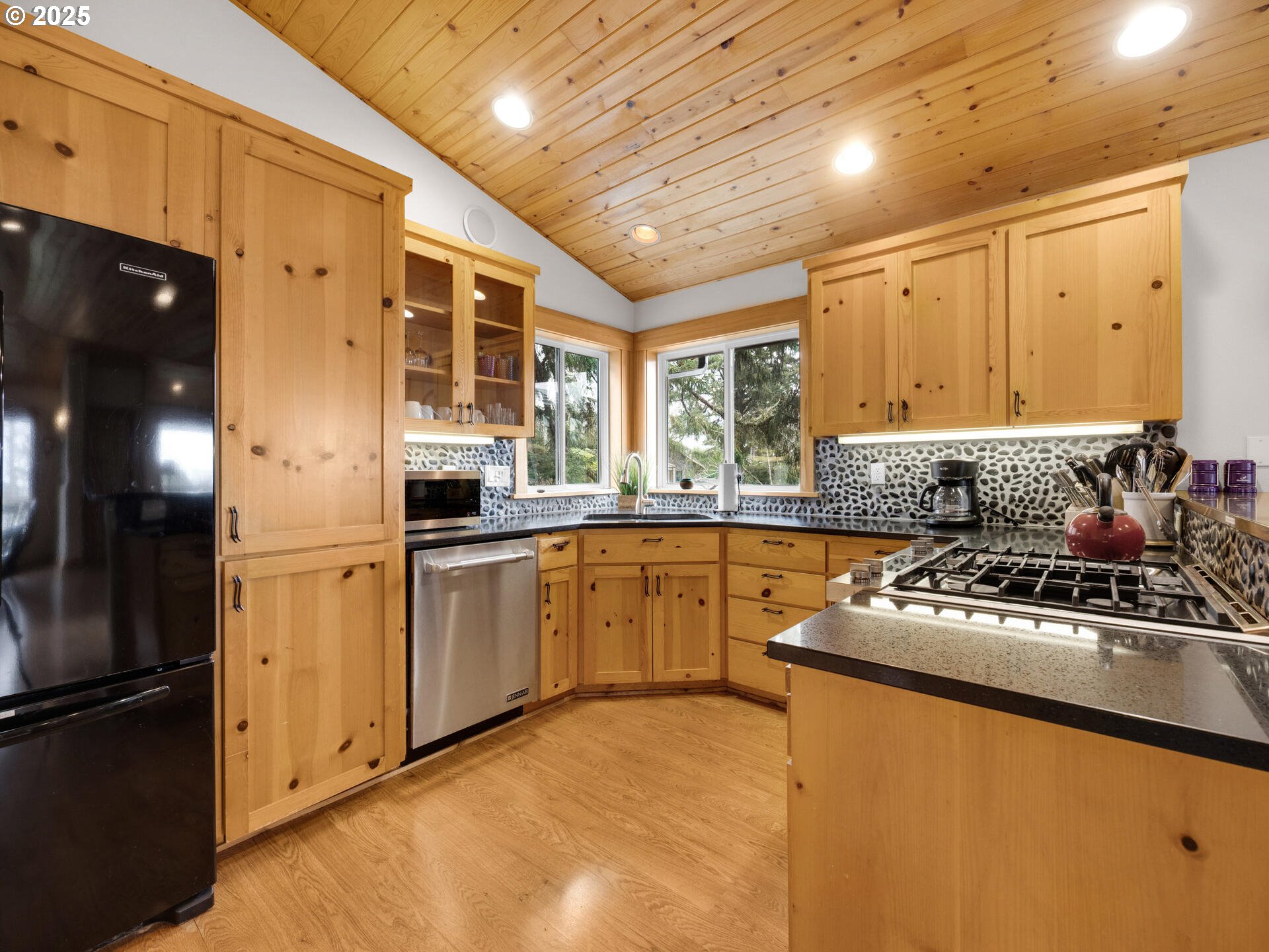 8435 TREASURE ROCKS RD