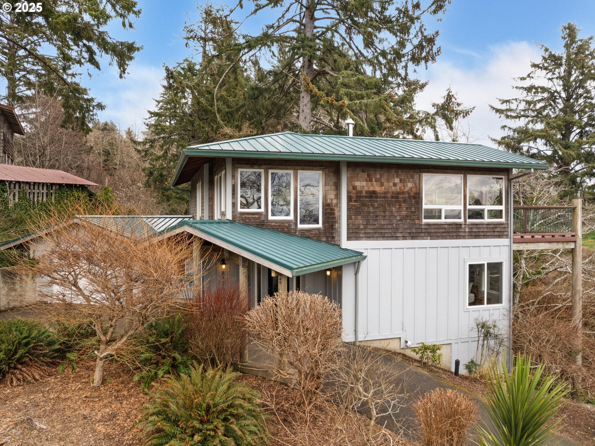 8435 TREASURE ROCKS RD