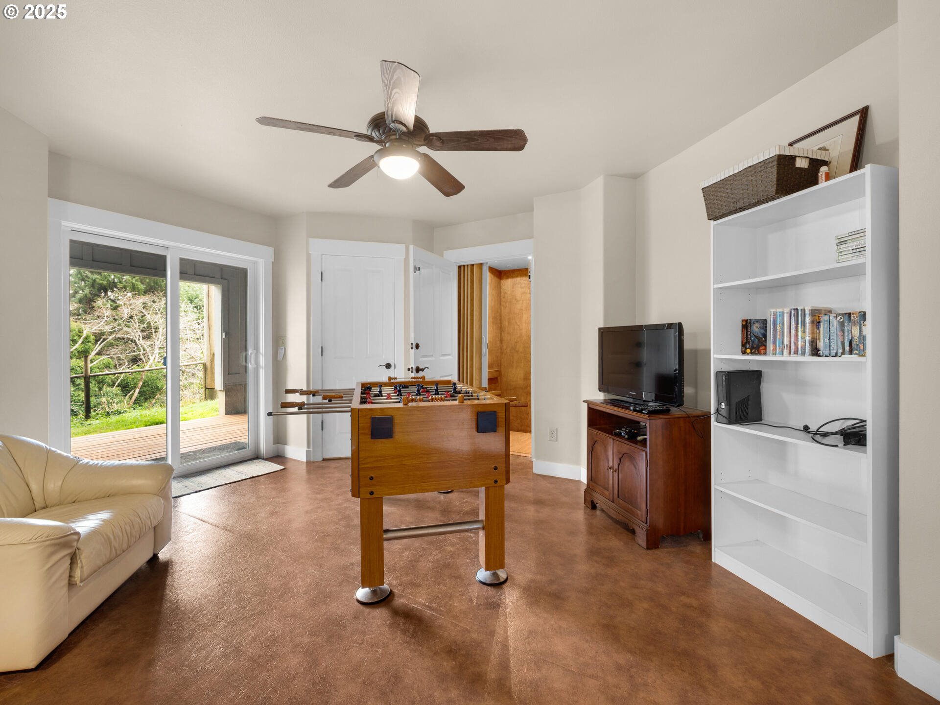 8435 TREASURE ROCKS RD