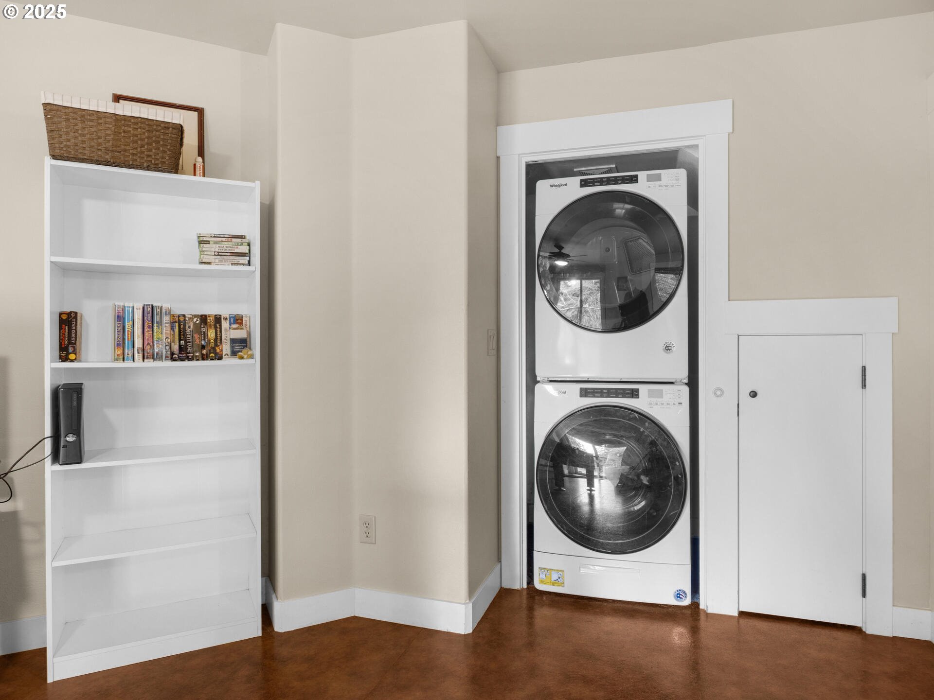 8435 TREASURE ROCKS RD