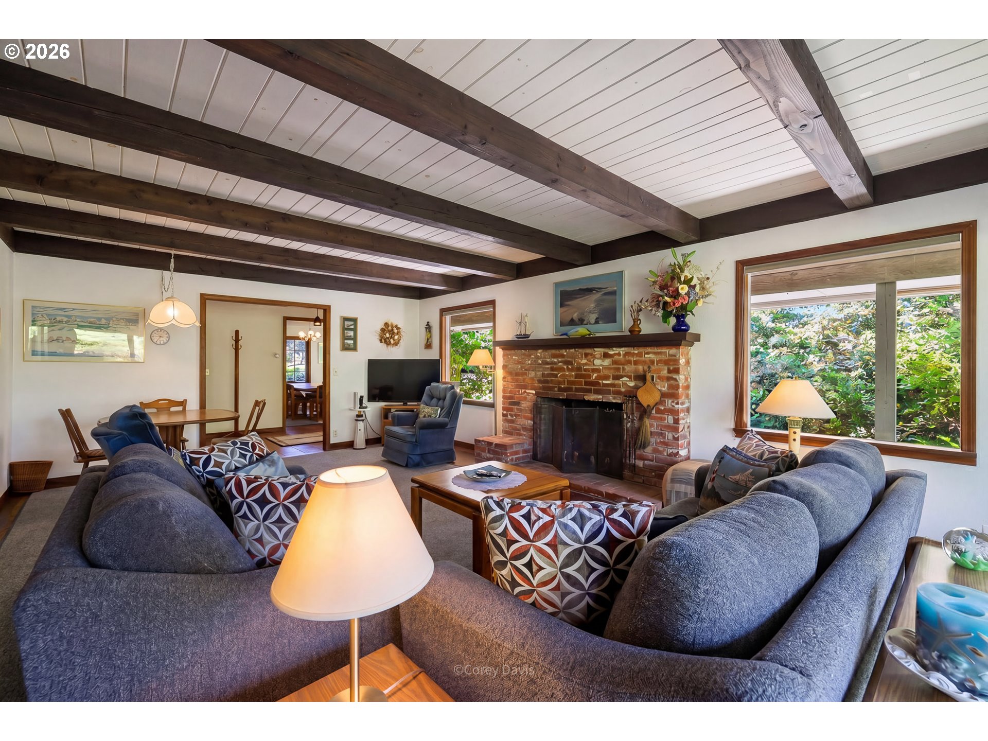 141 MANZANITA AVE