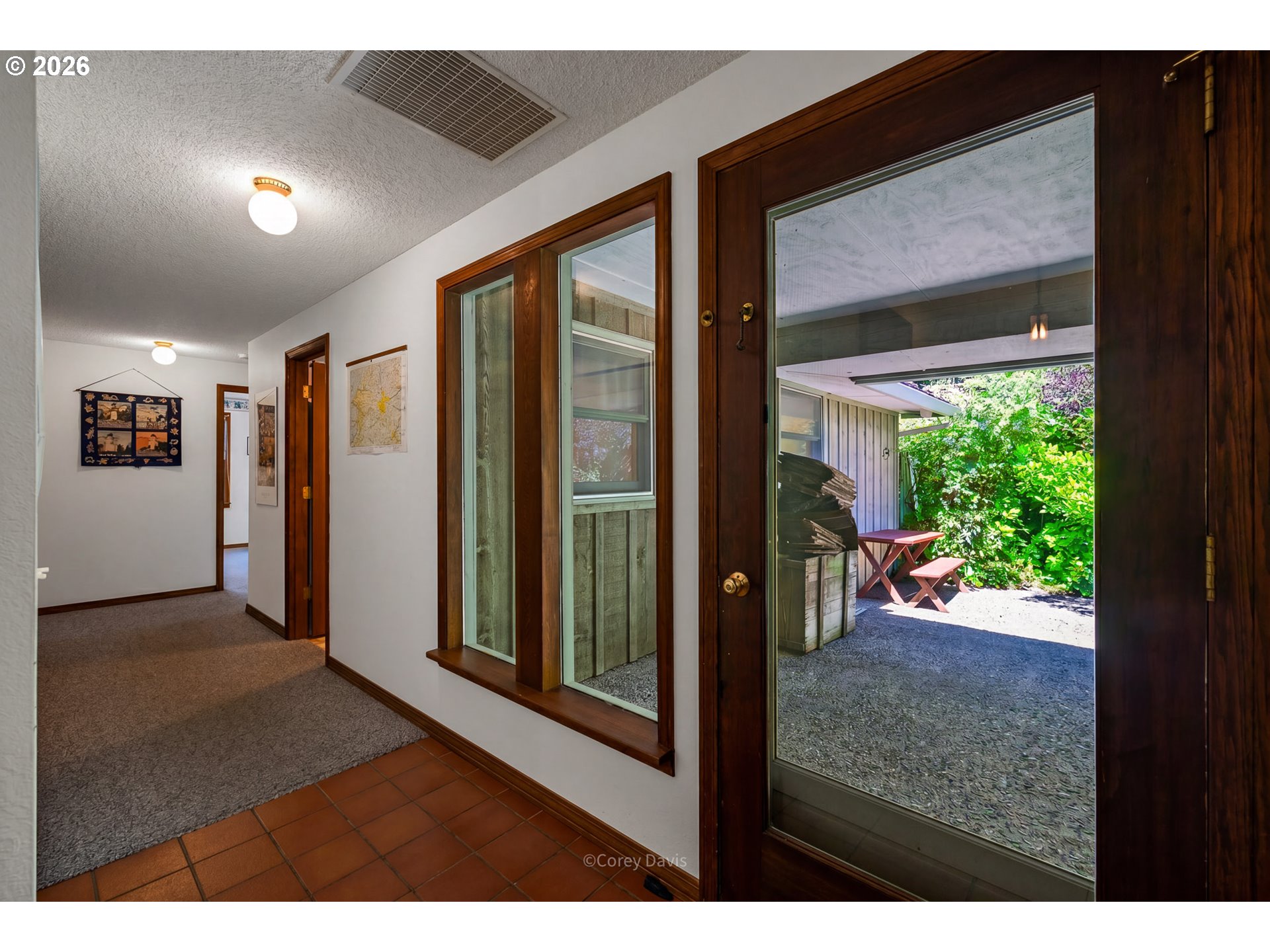 141 MANZANITA AVE