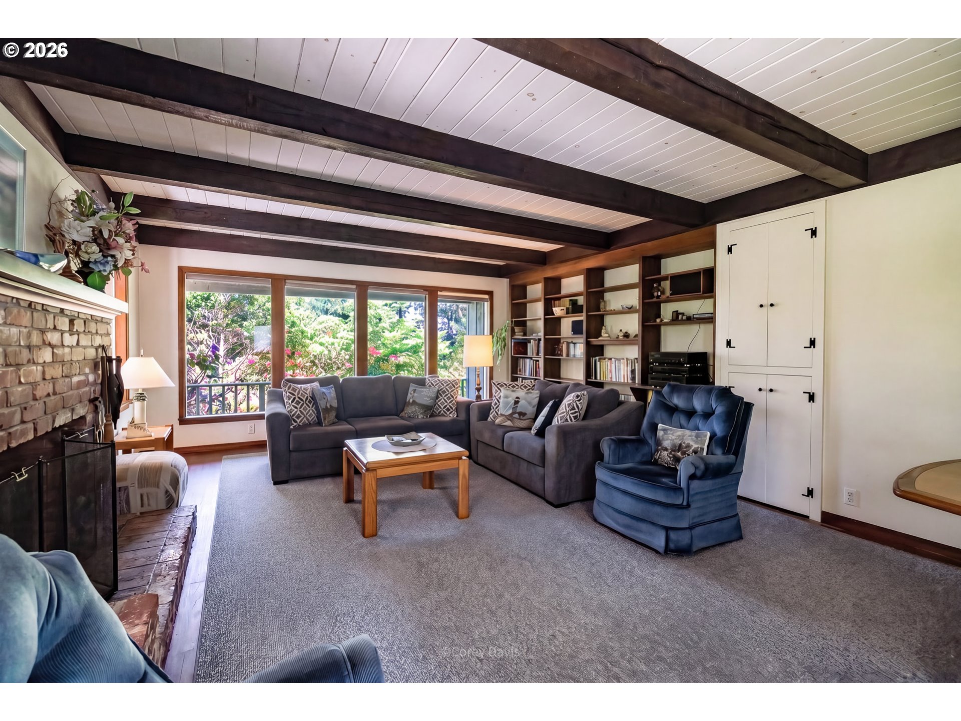 141 MANZANITA AVE