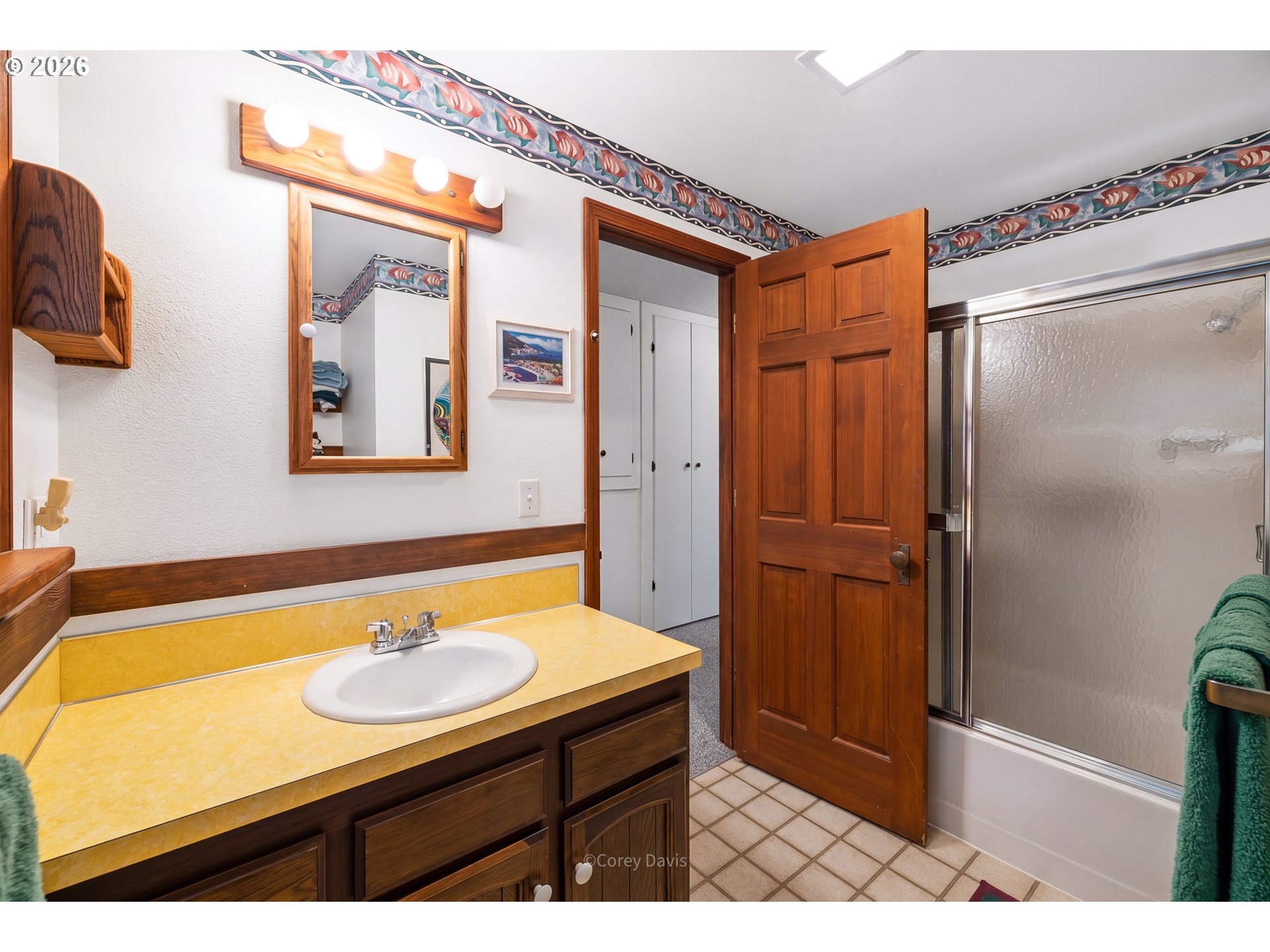 141 MANZANITA AVE
