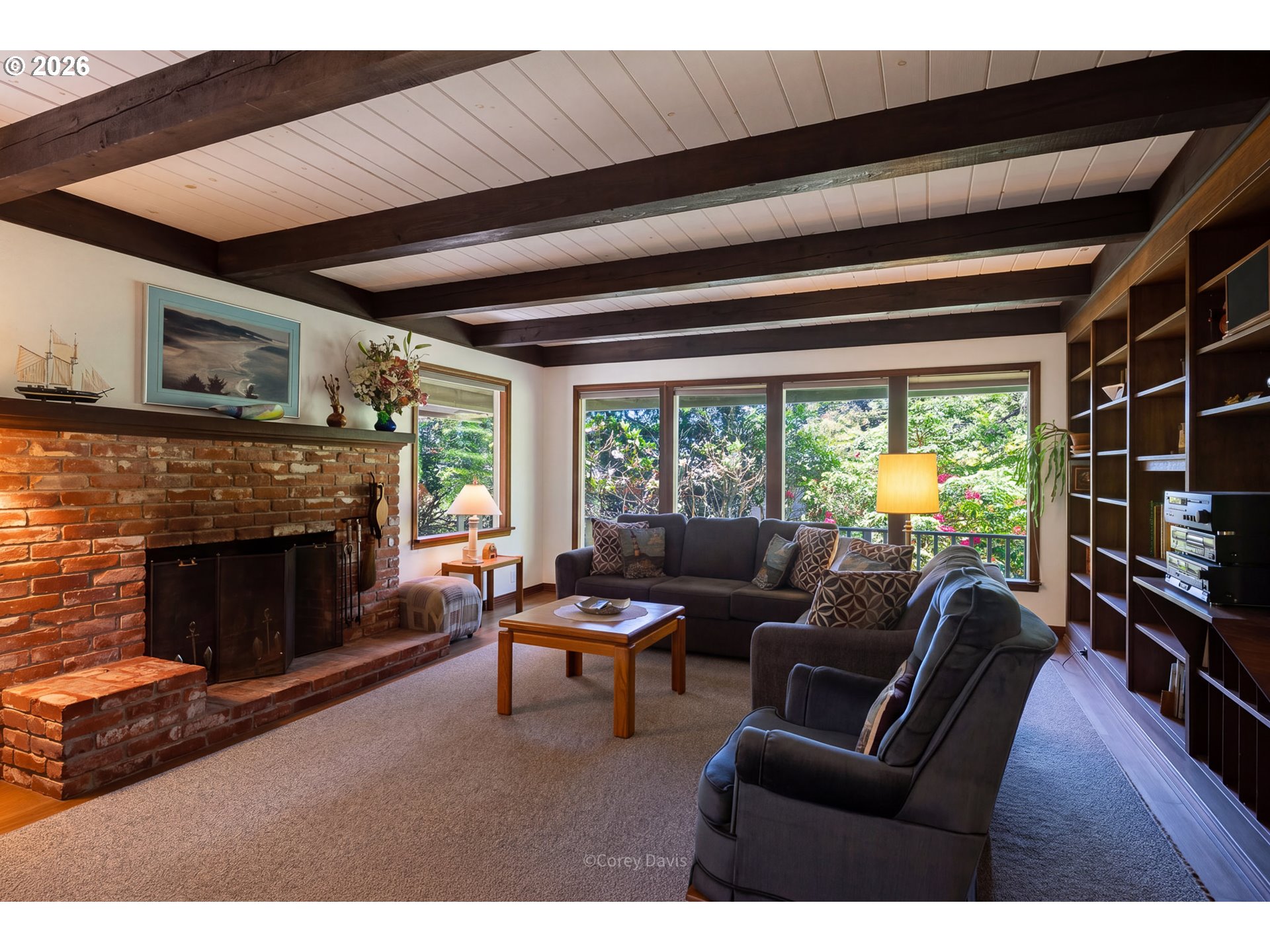 141 MANZANITA AVE