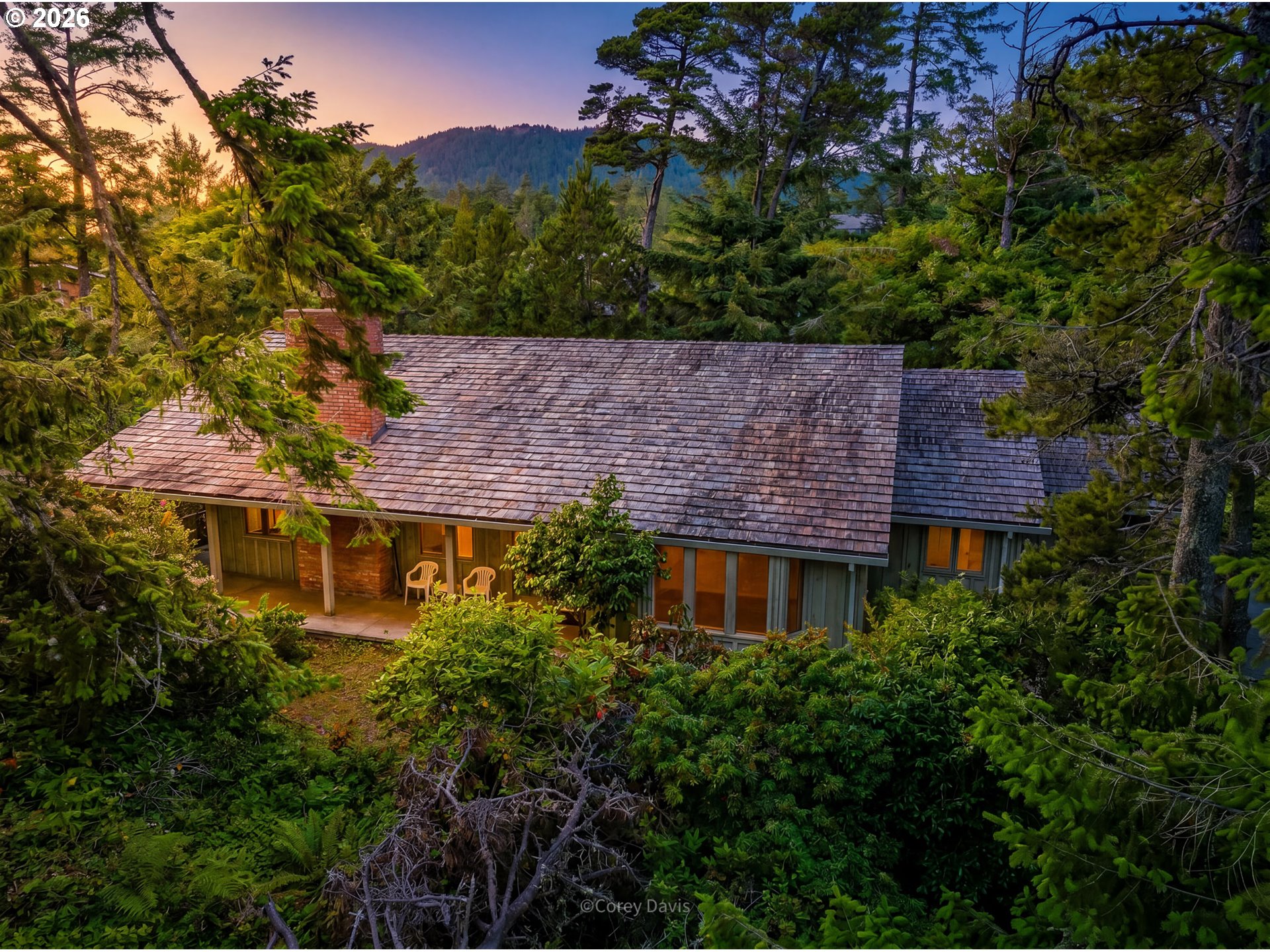 141 MANZANITA AVE