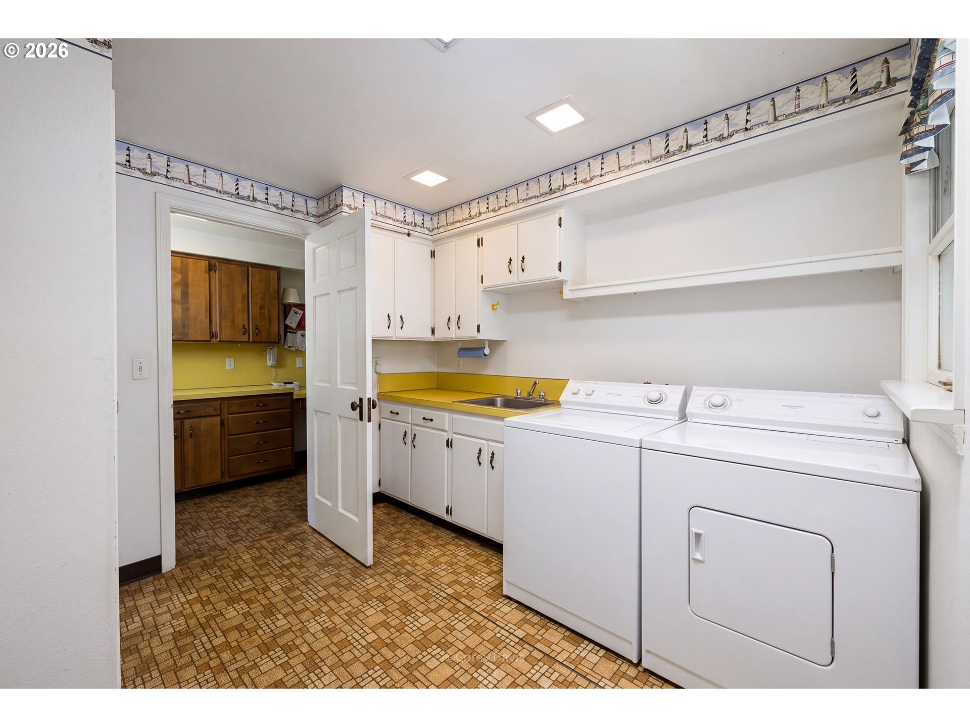 141 MANZANITA AVE