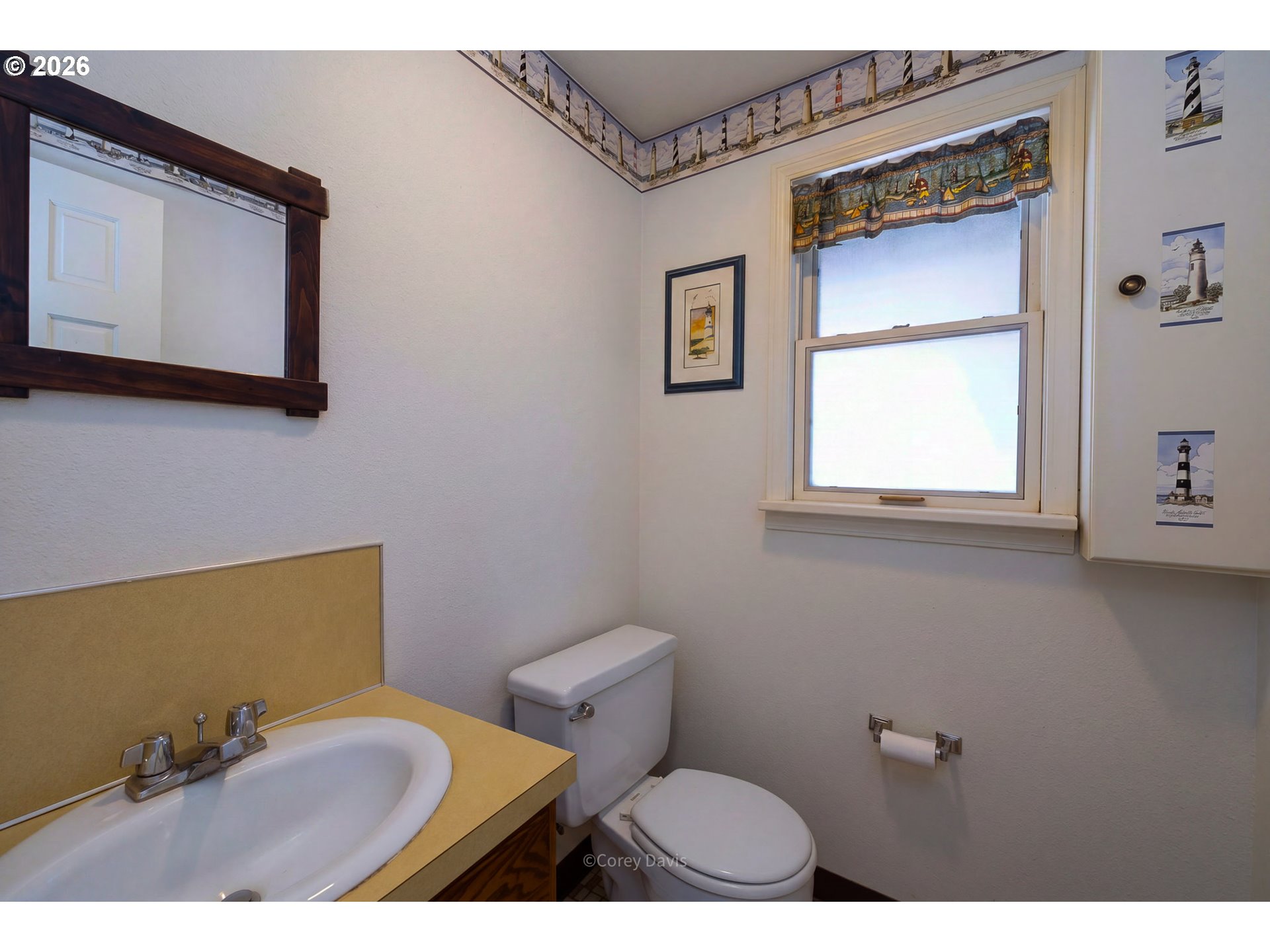 141 MANZANITA AVE