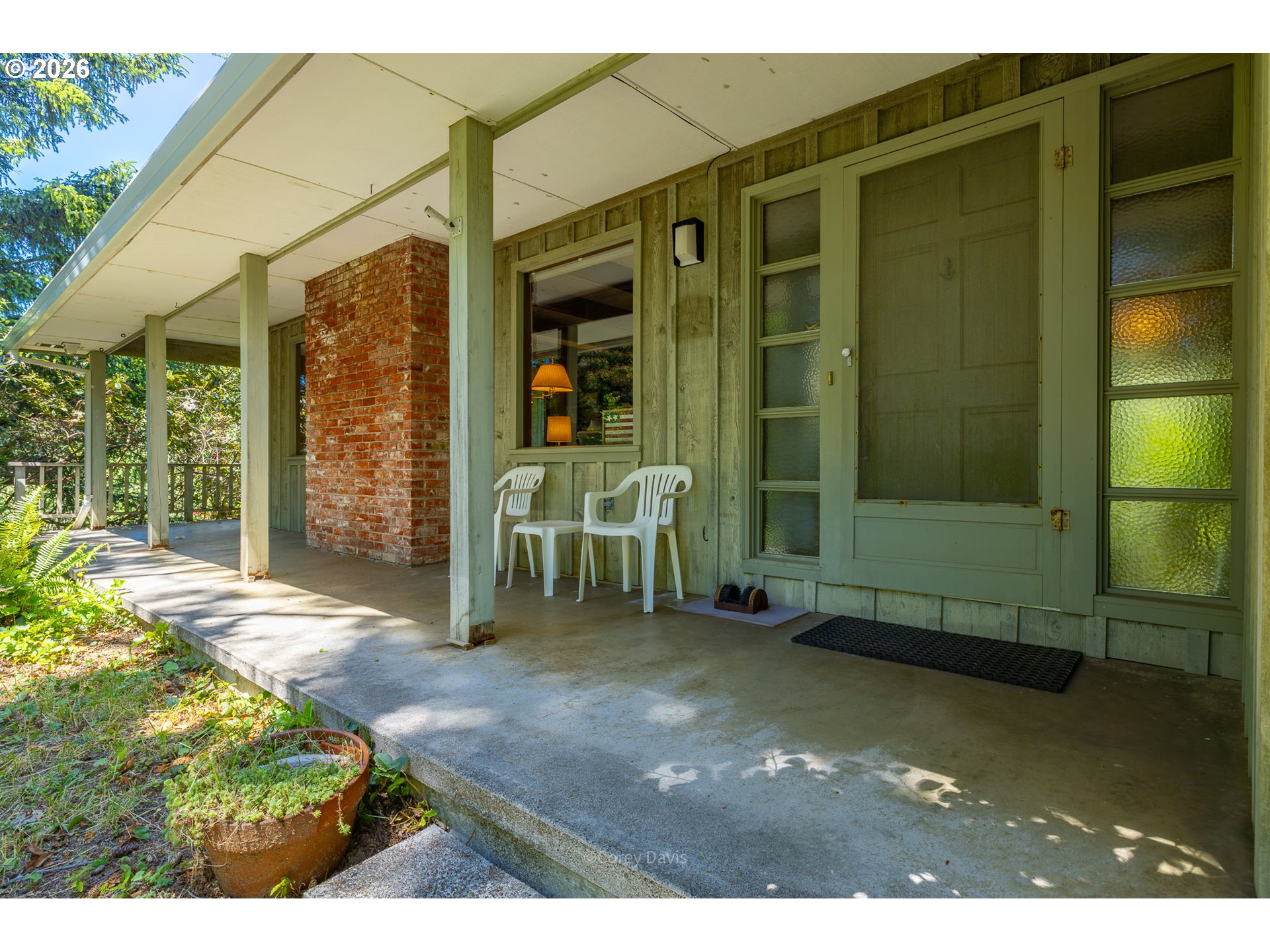 141 MANZANITA AVE