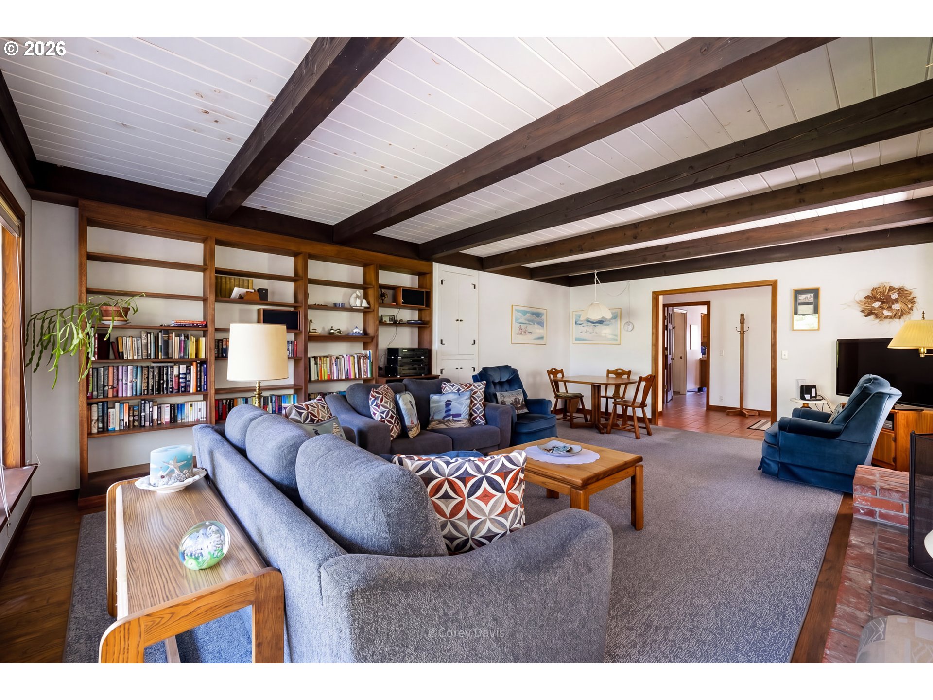 141 MANZANITA AVE
